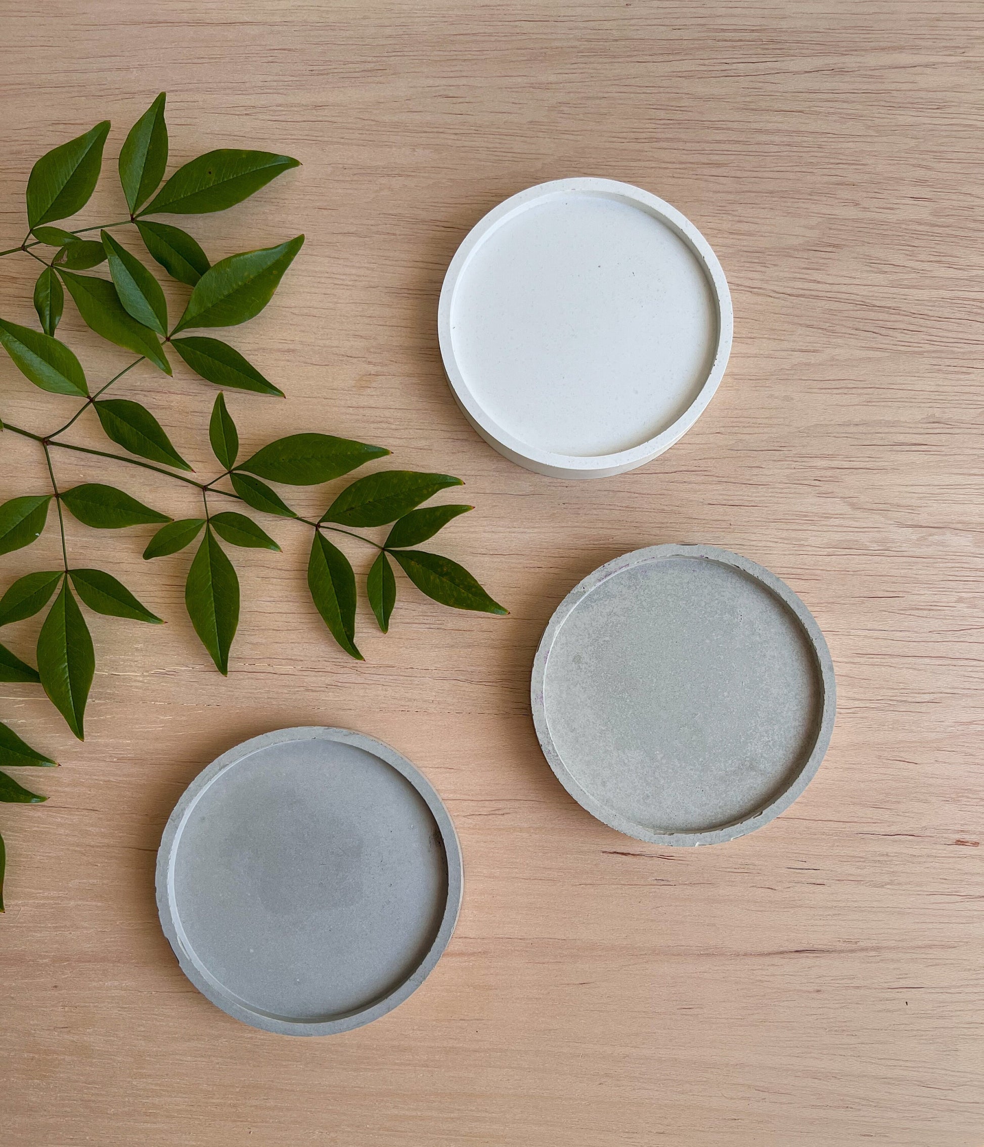 Round Concrete Tray, Plant Tray, Jewelry Holder, Ring Holder, Cement Dish, Minimalist decor, Modern Tray, Drainage Tray, Concrete Coaster