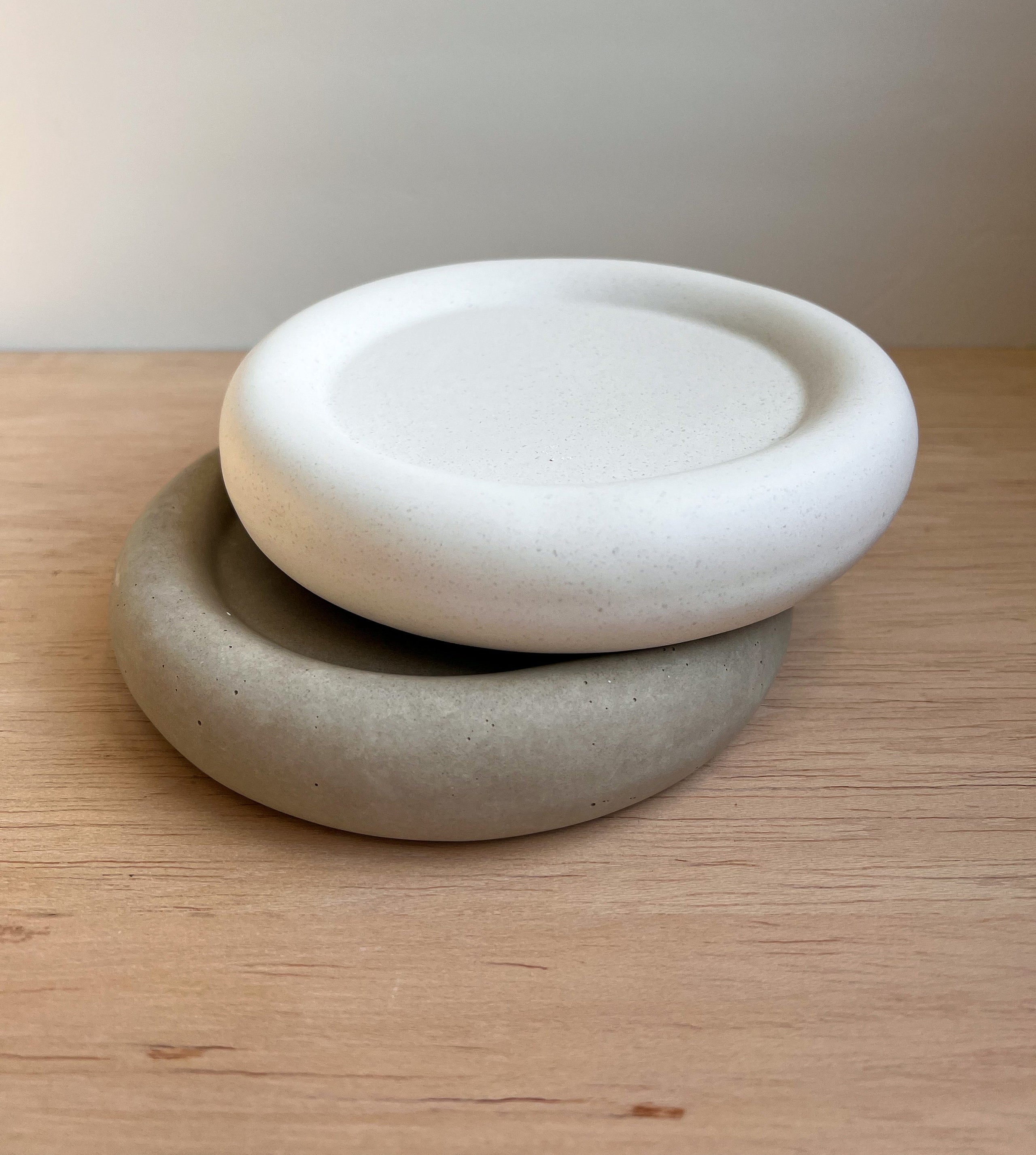 CLOUD Concrete Tray, Pebble Tray, Minimalist Catchall, Jewelry Display, Chunky Dish, Cement Trinket Plate, Vanity Organizer, Japandi Decor