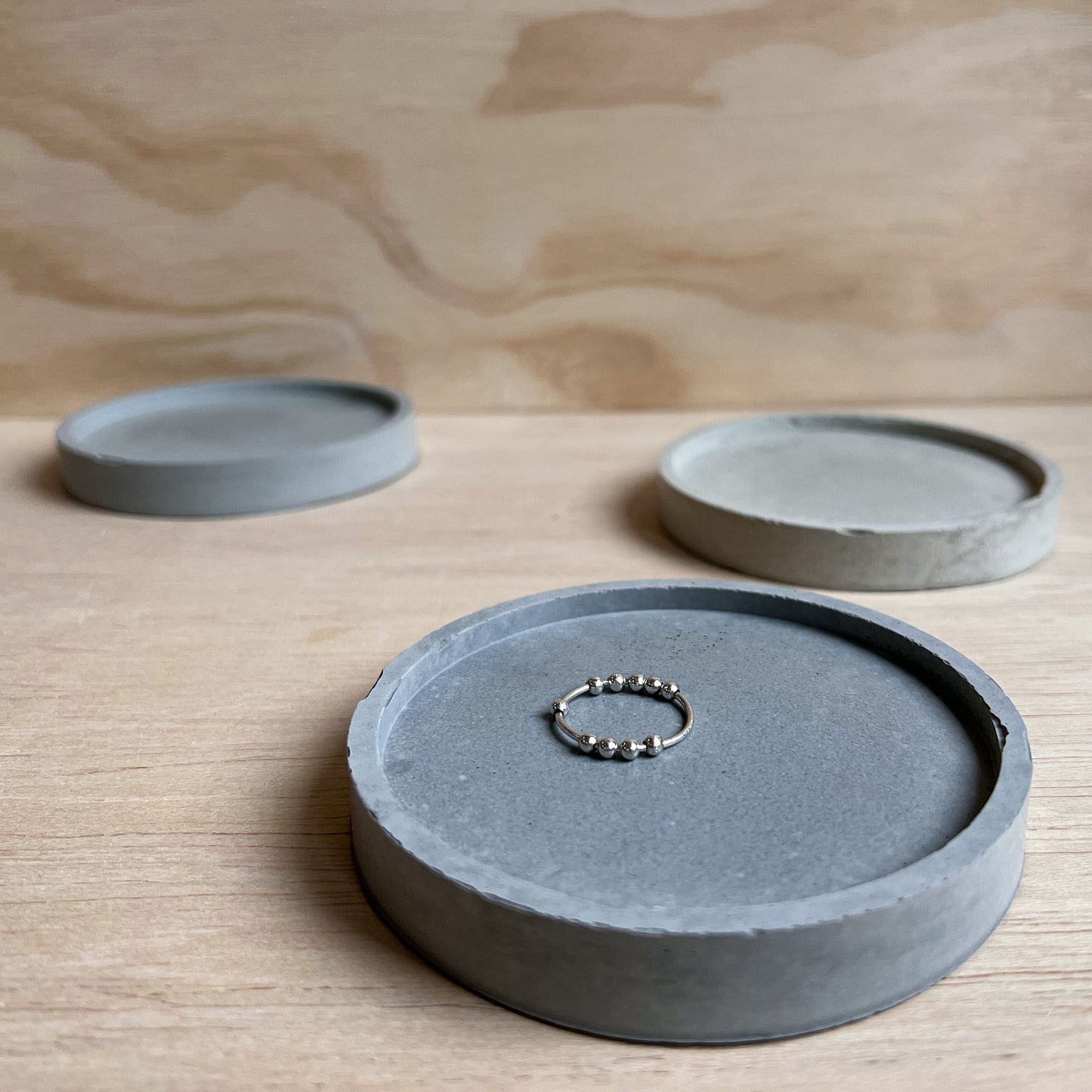 Round Concrete Tray, Plant Tray, Jewelry Holder, Ring Holder, Cement Dish, Minimalist decor, Modern Tray, Drainage Tray, Concrete Coaster