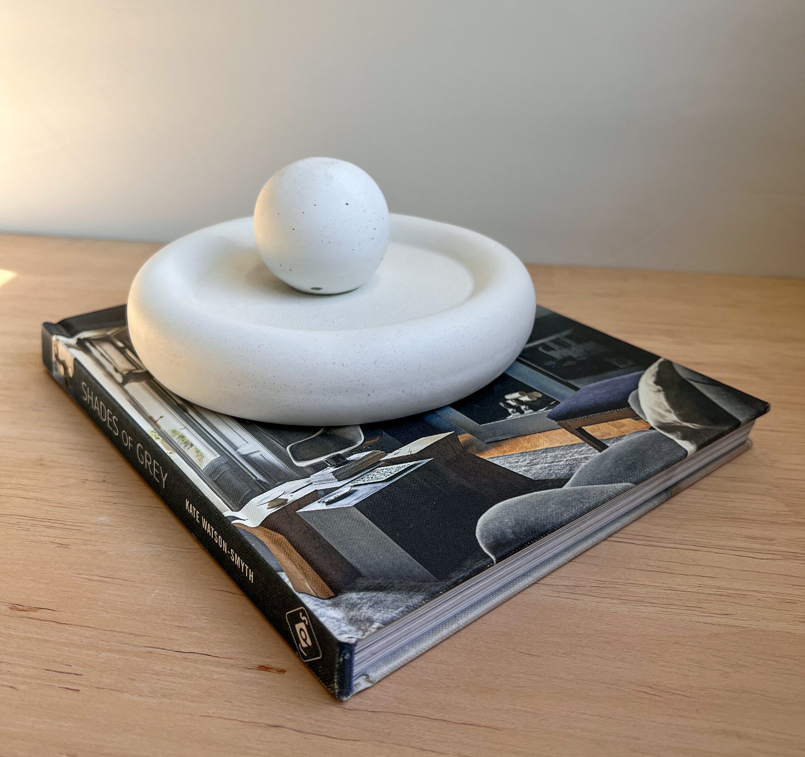 CLOUD Concrete Tray, Pebble Tray, Minimalist Catchall, Jewelry Display, Chunky Dish, Cement Trinket Plate, Vanity Organizer, Japandi Decor