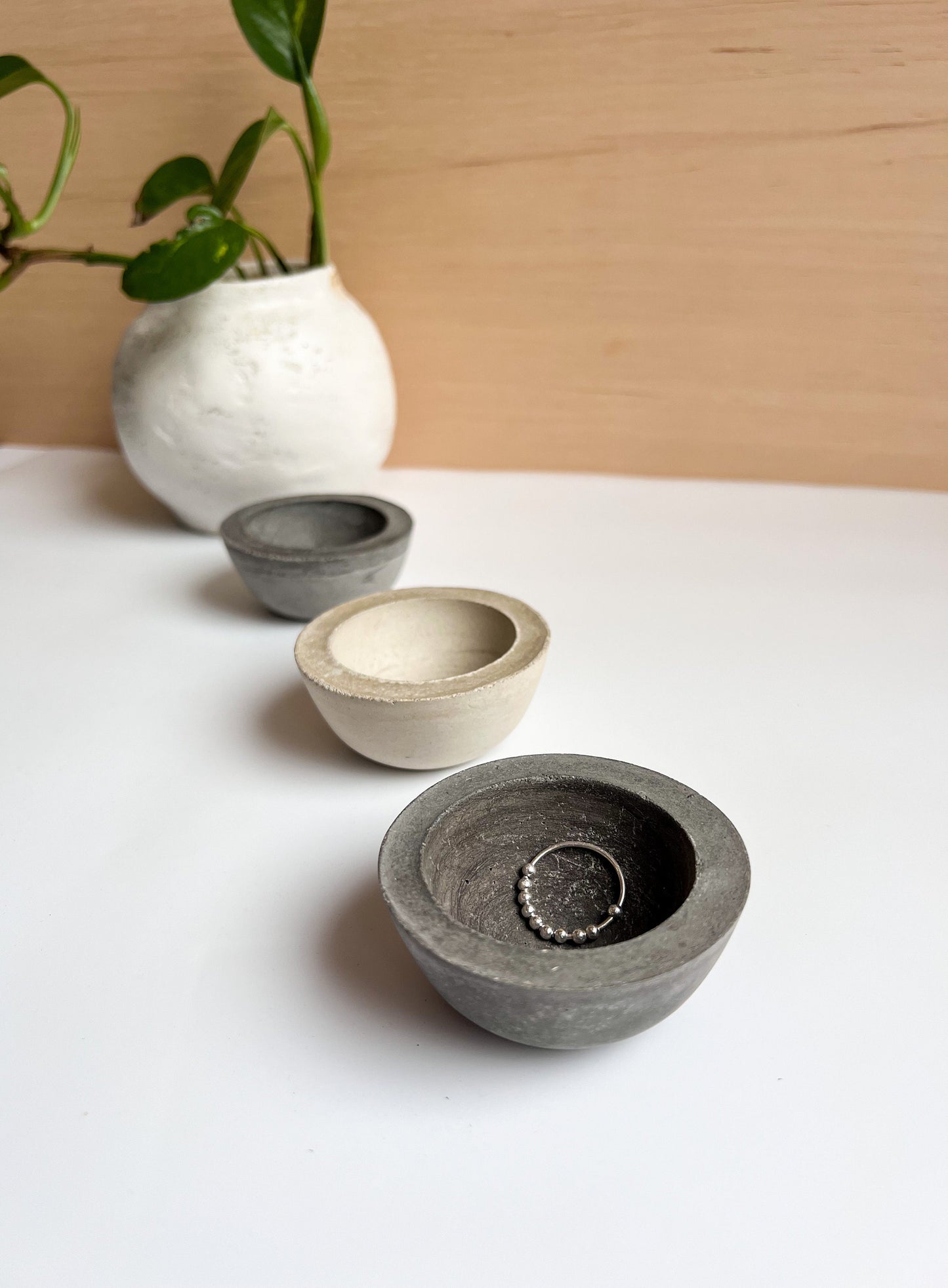 Small Cement Bowl, Modern Concrete Bowl, Vanity Decor, Concrete Jewelry Dish, Ring Holder, Minimalist Concrete Dish, Catchall Bowl,