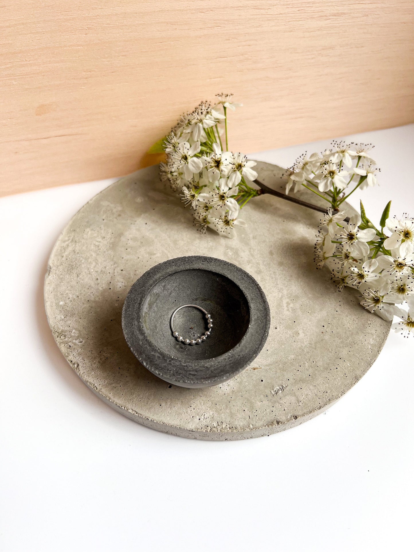 Small Cement Bowl, Modern Concrete Bowl, Vanity Decor, Concrete Jewelry Dish, Ring Holder, Minimalist Concrete Dish, Catchall Bowl,