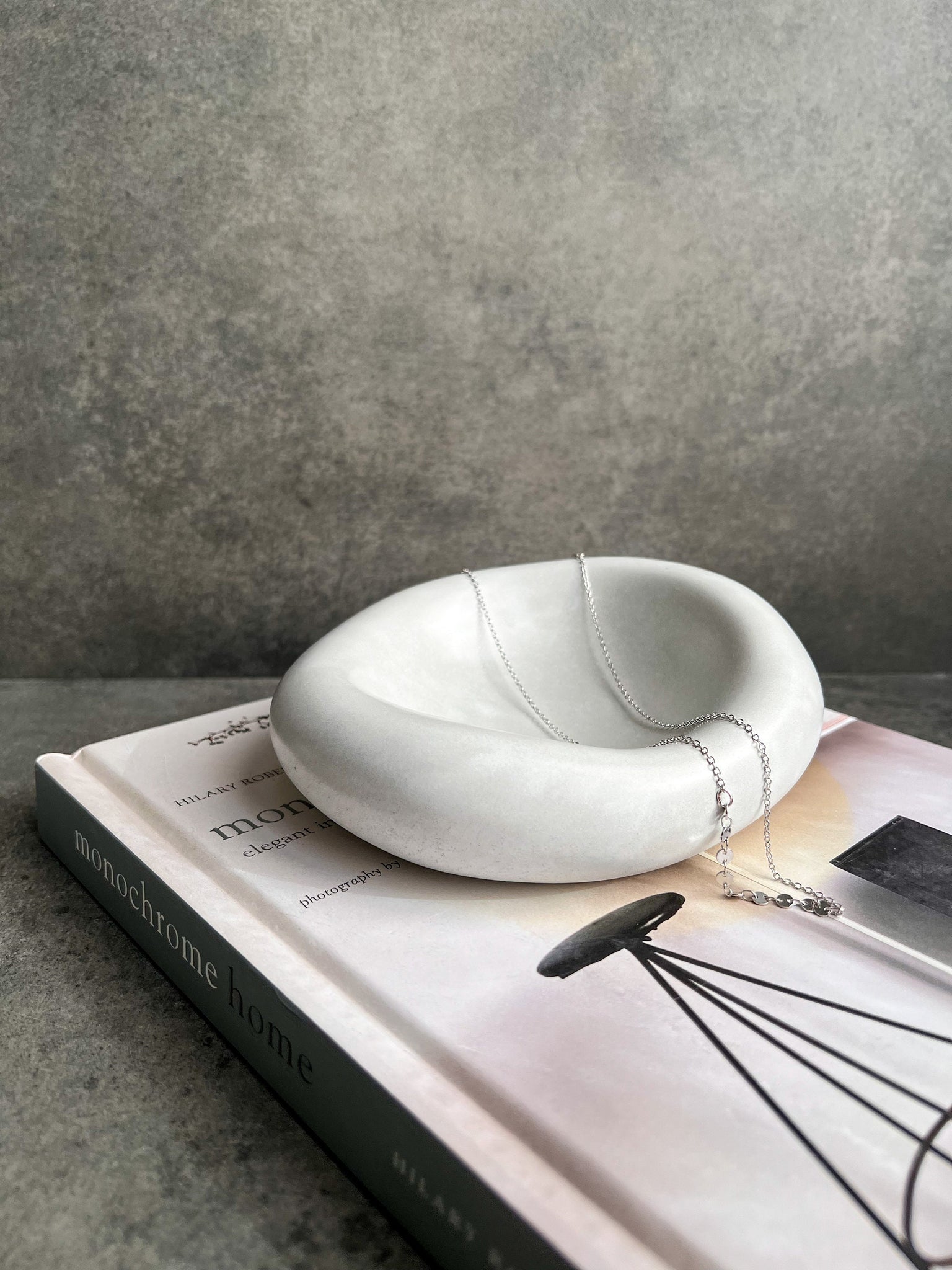Bubble Concrete Tray - Asymmetrical