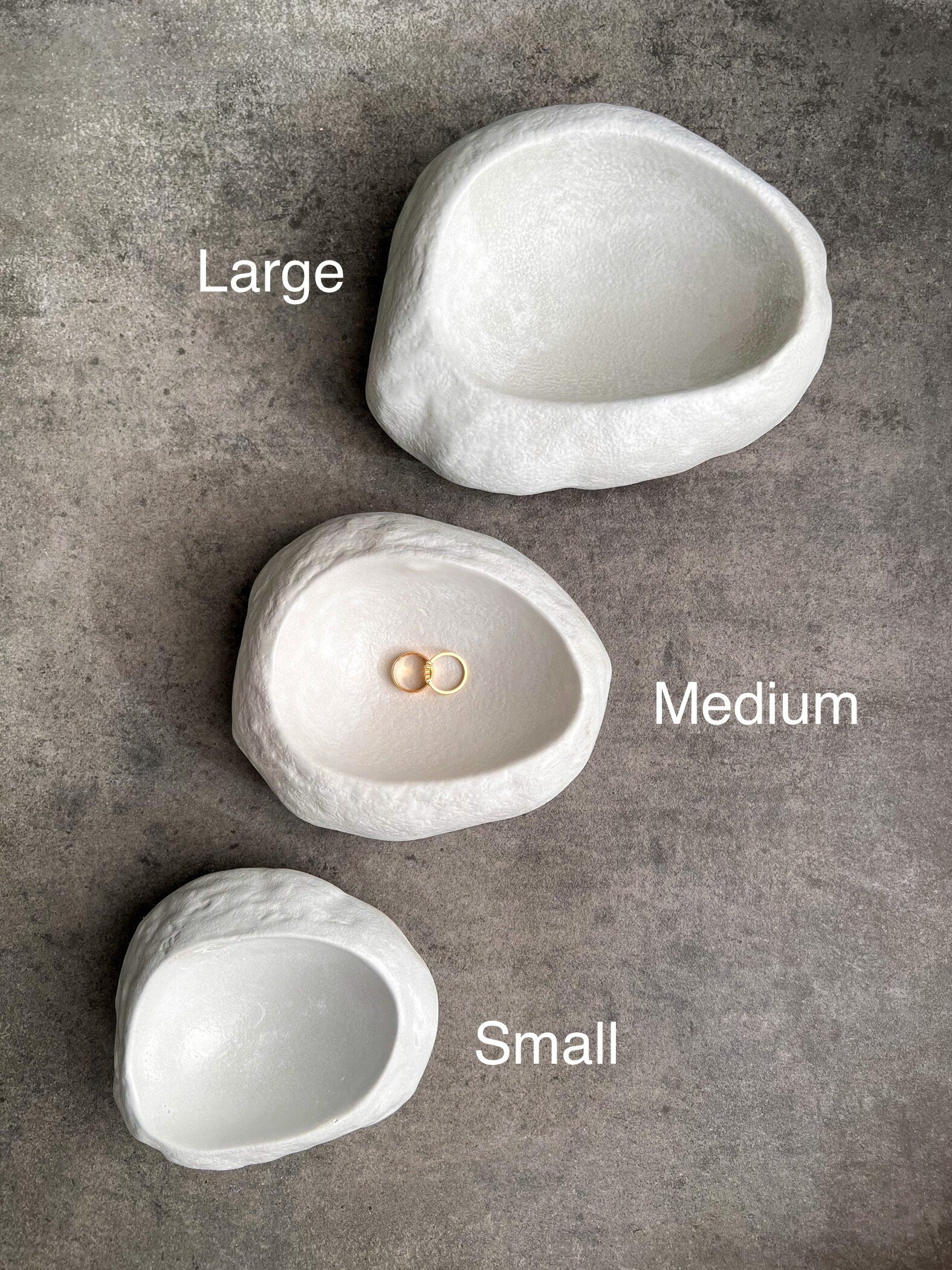 ROCK BOWL, Decorative Dish, Pebble Jewlery Display, Concrete River Stone, Cement Trinket Vessel, Japandi Decor, Entryway Stone Catchall