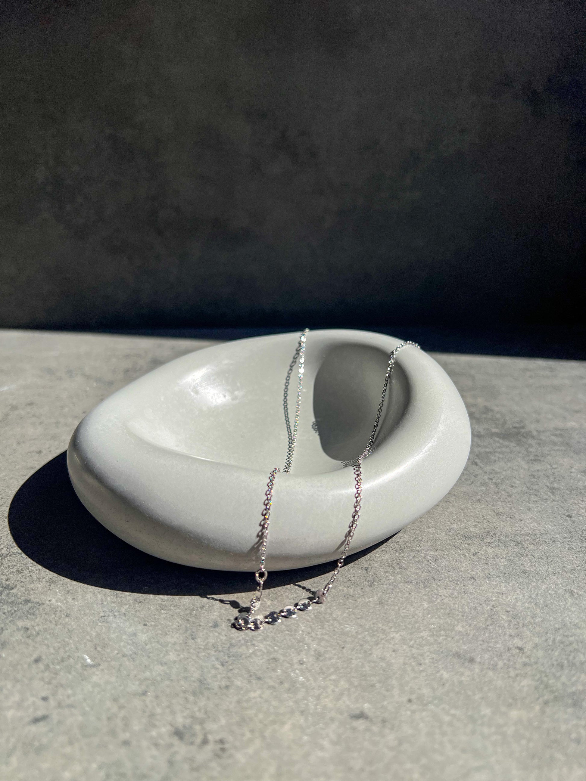 Bubble Concrete Tray - Asymmetrical