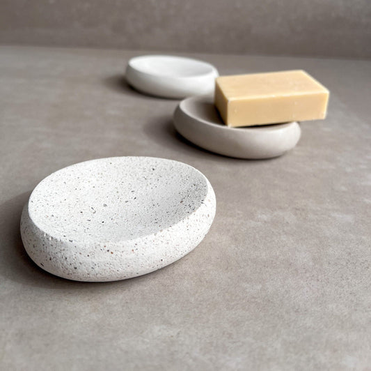 PEBBLE Concrete Soap Dish, Bar Soap Holder, Handmade Soap Tray, Soap Holder, Cement Jewelry Display, Ring Dish, Trinket Tray, Jewelry Holder