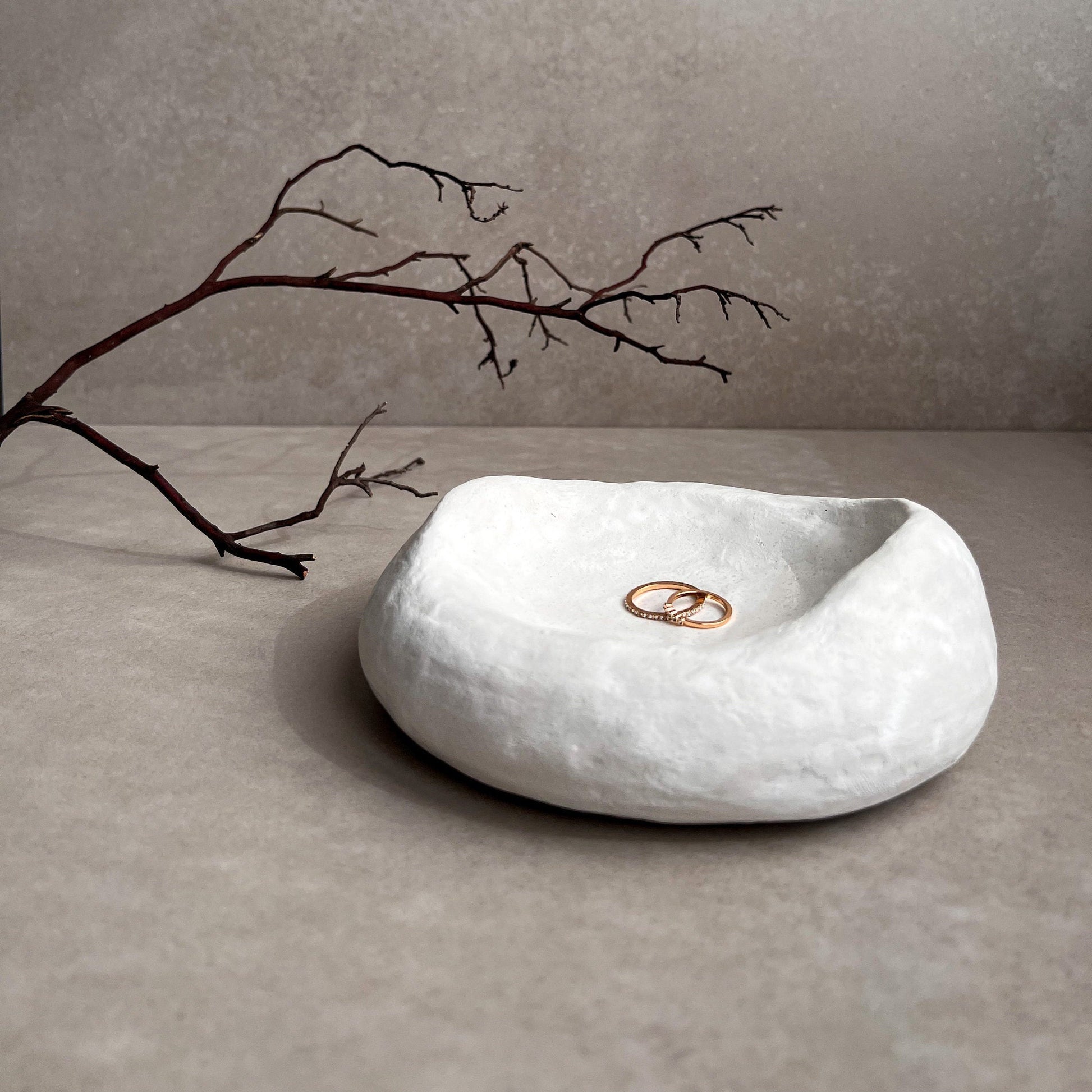 FLOWY Concrete Tray, Asymmetrical Bowl, Catch All Tray, Modern Jewelry Display, Chunky Dish, Trinket Tray, Bubble Dish, Curvy Concrete Decor