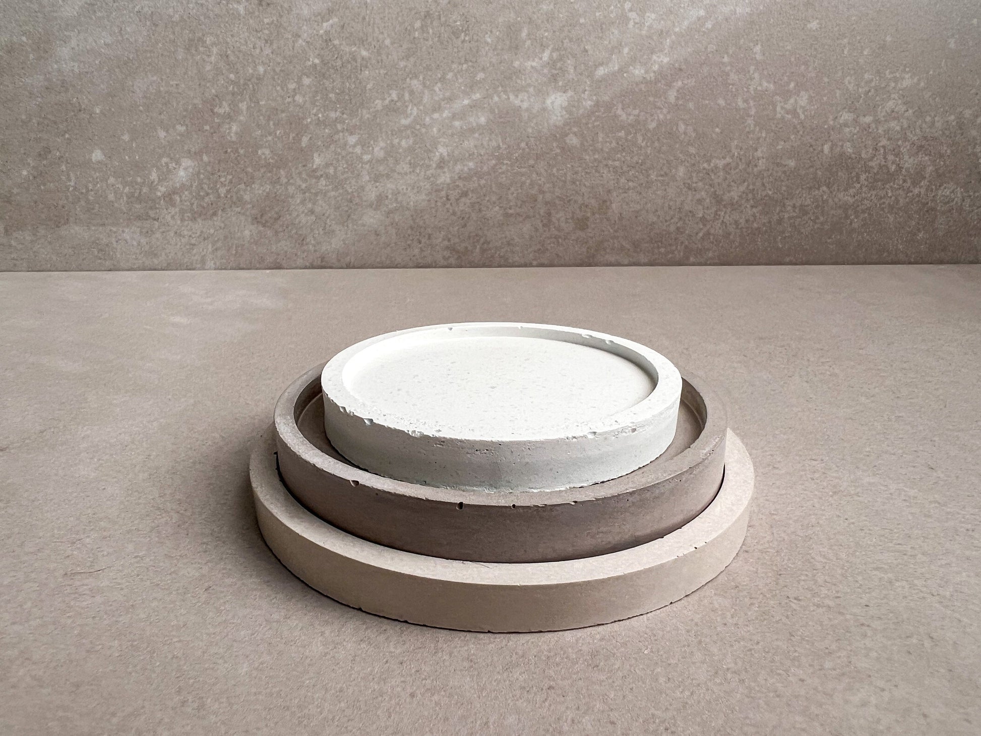 Round Concrete Tray, Plant Tray, Jewelry Holder, Ring Holder, Cement Dish, Minimalist decor, Modern Tray, Drainage Tray, Concrete Coaster