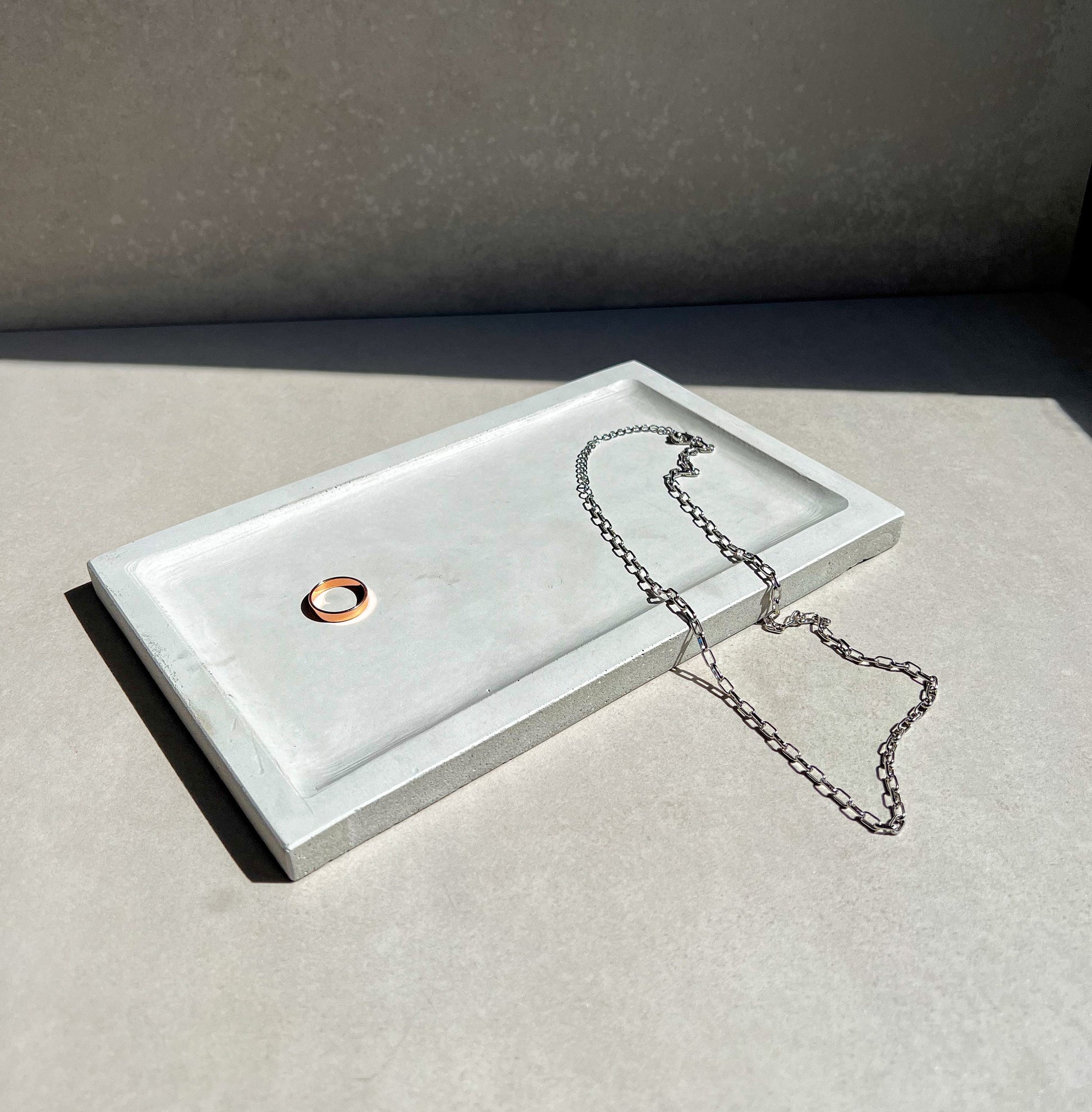 Large Concrete Tray, Decorative Tray, Jewelry Display, Minimalist Cement Tray, Coffee Table Tray, Jewlery Tray, Bathroom Tray, Vanity Tray