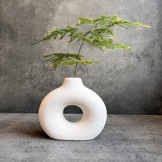 DONUT Concrete Vase, Circular Minimalist Vase, Organic Shaped Vase, Handmade Cement Decor, Dry Flower Holder, Pampas Shelf Decor, Stem Vase