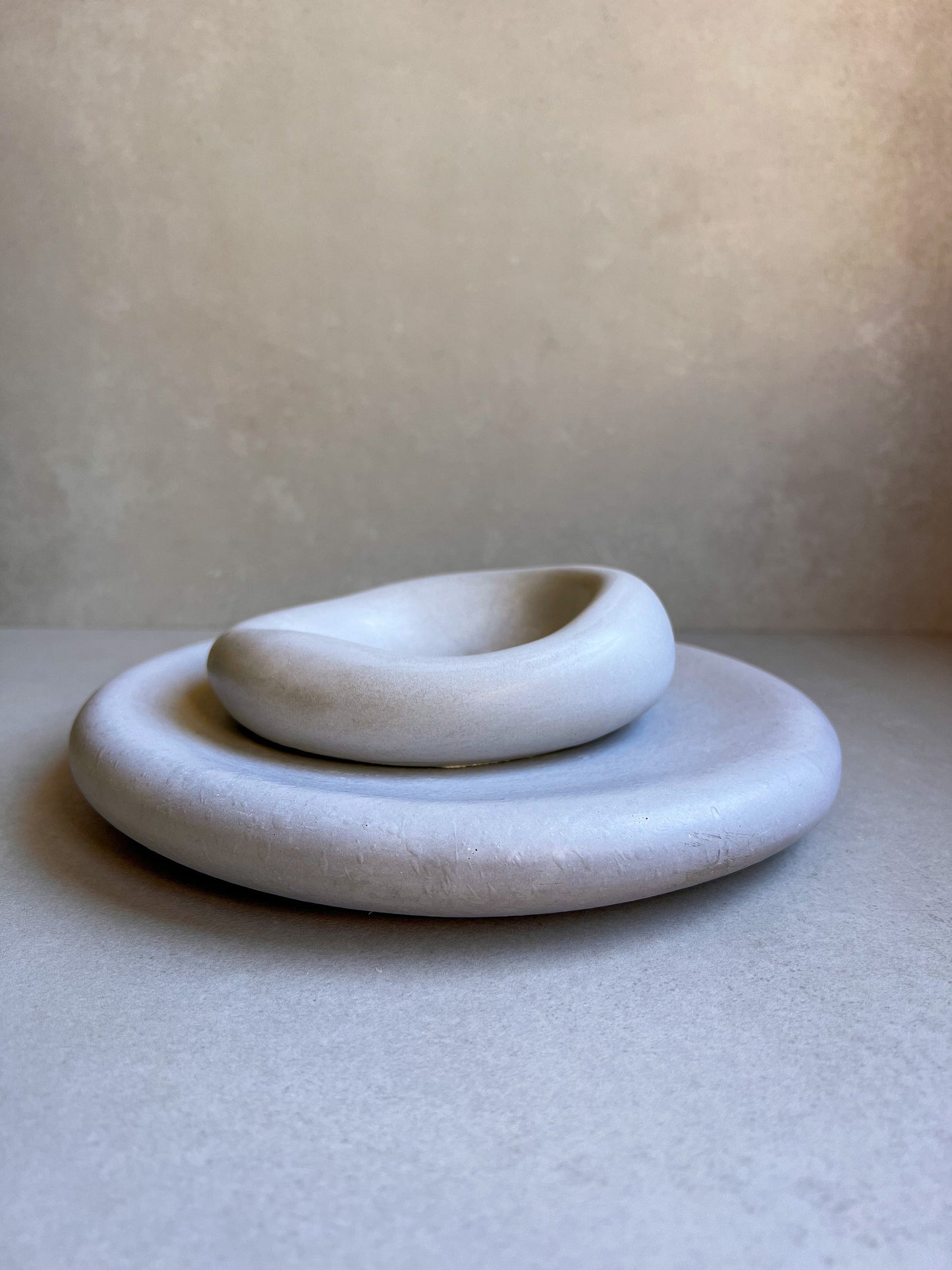 PEBBLE TRAY, Chunky Jewlery Display, Cement Trinket Tray, Decorative Concrete Tray, Japandi Decor, Minimalist Catchall, Large Vanity Dish