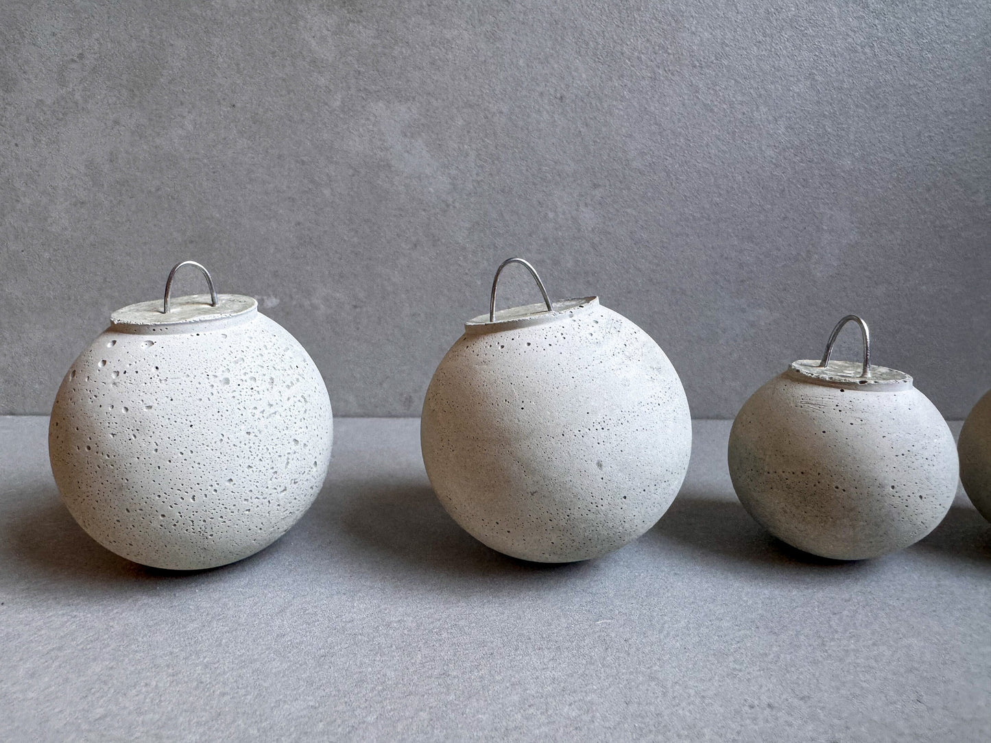 Concrete Christmas Ornament, Cement Winter Decor, Minimalist Tree Decor, Holiday Ornament, Modern Stone Ball Ornament, Festive Home Decor