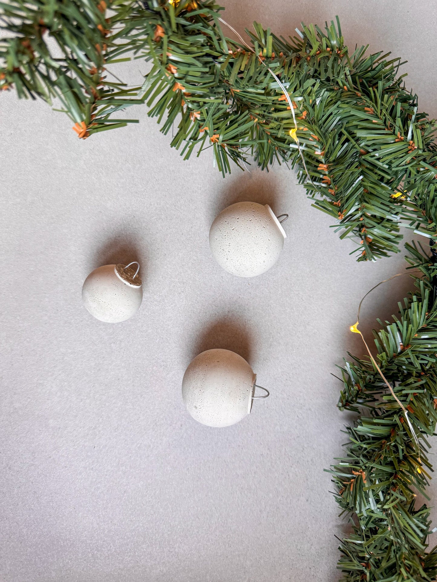 Concrete Christmas Ornament, Cement Winter Decor, Minimalist Tree Decor, Holiday Ornament, Modern Stone Ball Ornament, Festive Home Decor