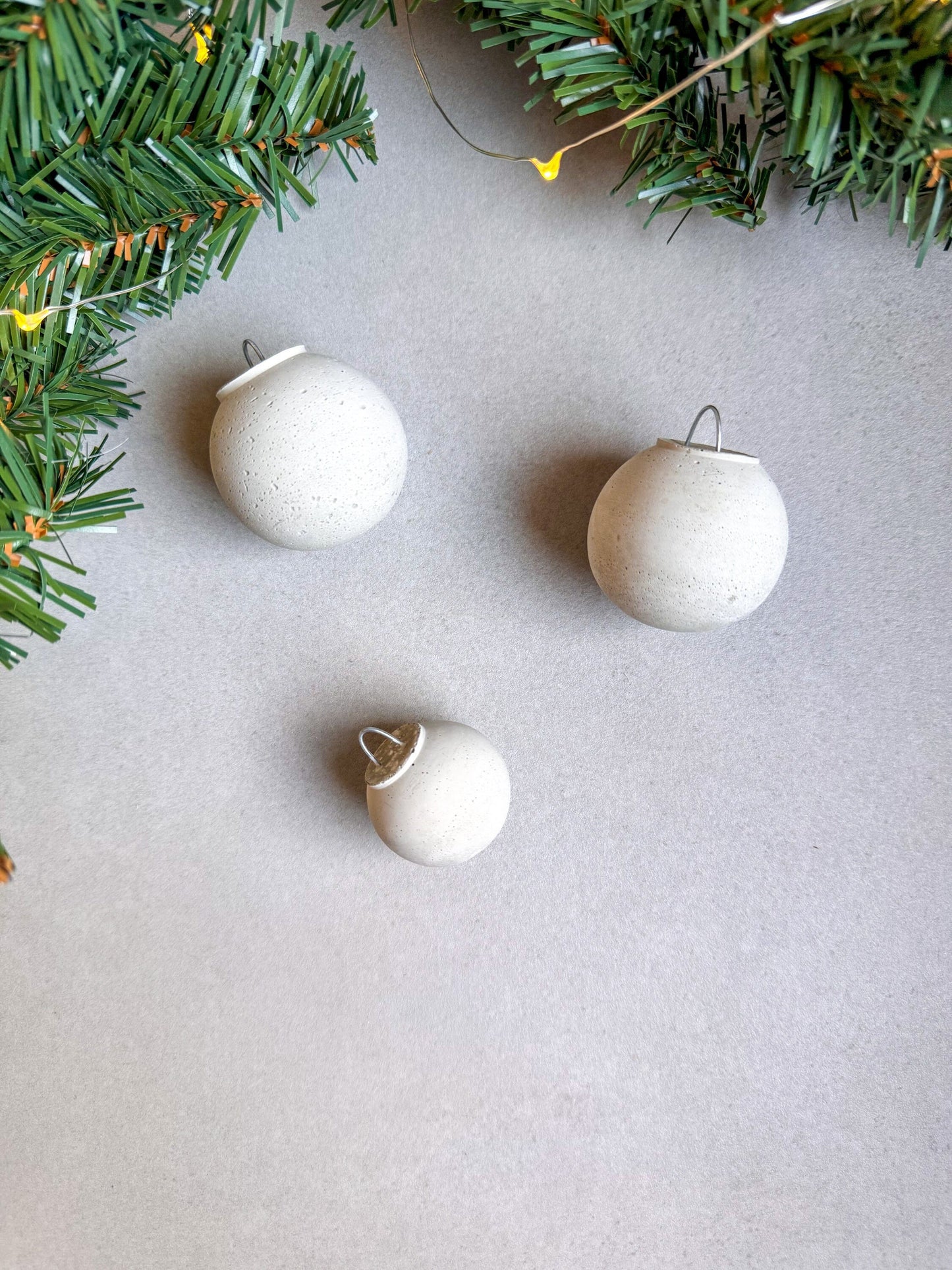 Concrete Christmas Ornament, Cement Winter Decor, Minimalist Tree Decor, Holiday Ornament, Modern Stone Ball Ornament, Festive Home Decor