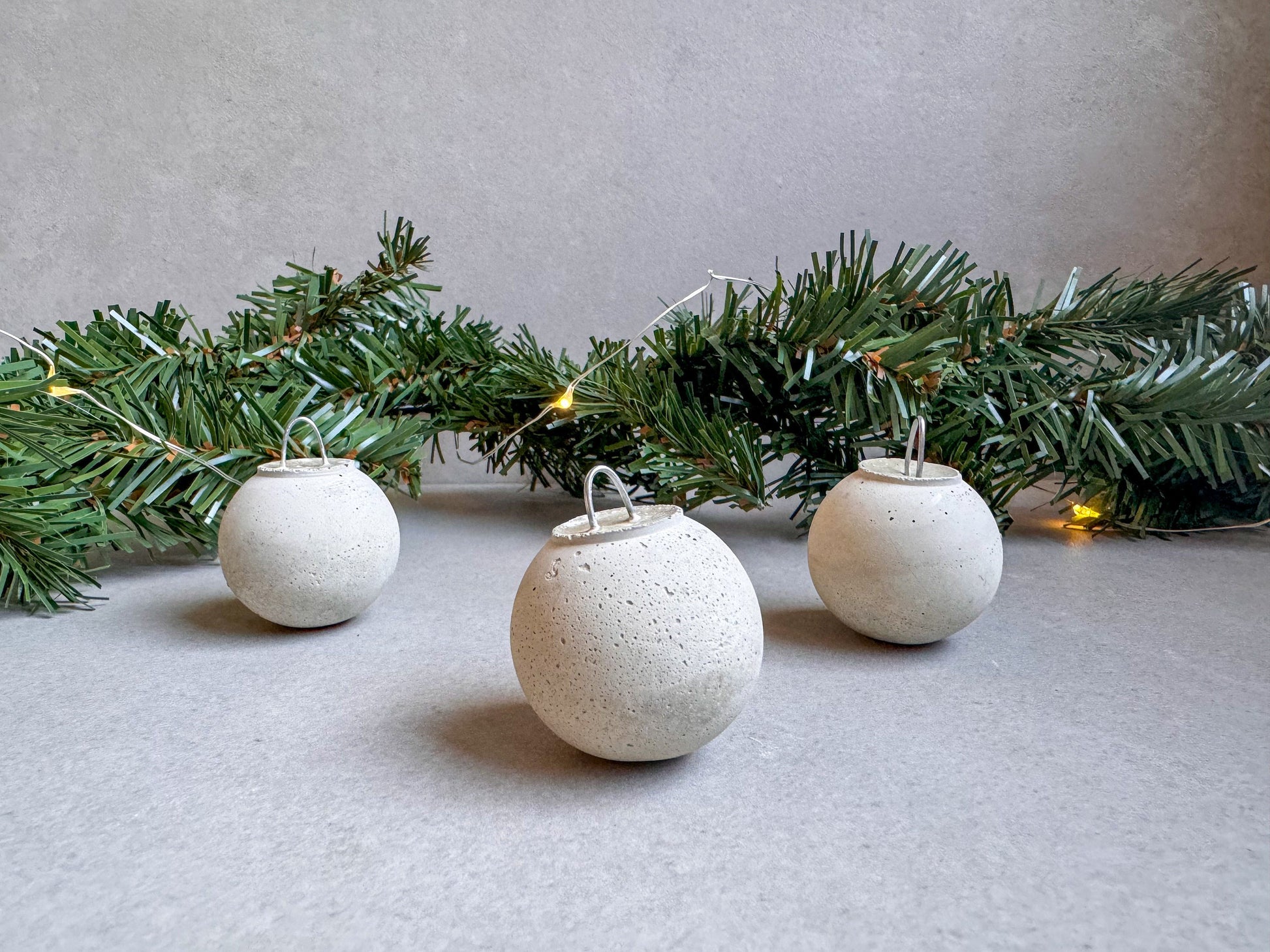 Concrete Christmas Ornament, Cement Winter Decor, Minimalist Tree Decor, Holiday Ornament, Modern Stone Ball Ornament, Festive Home Decor