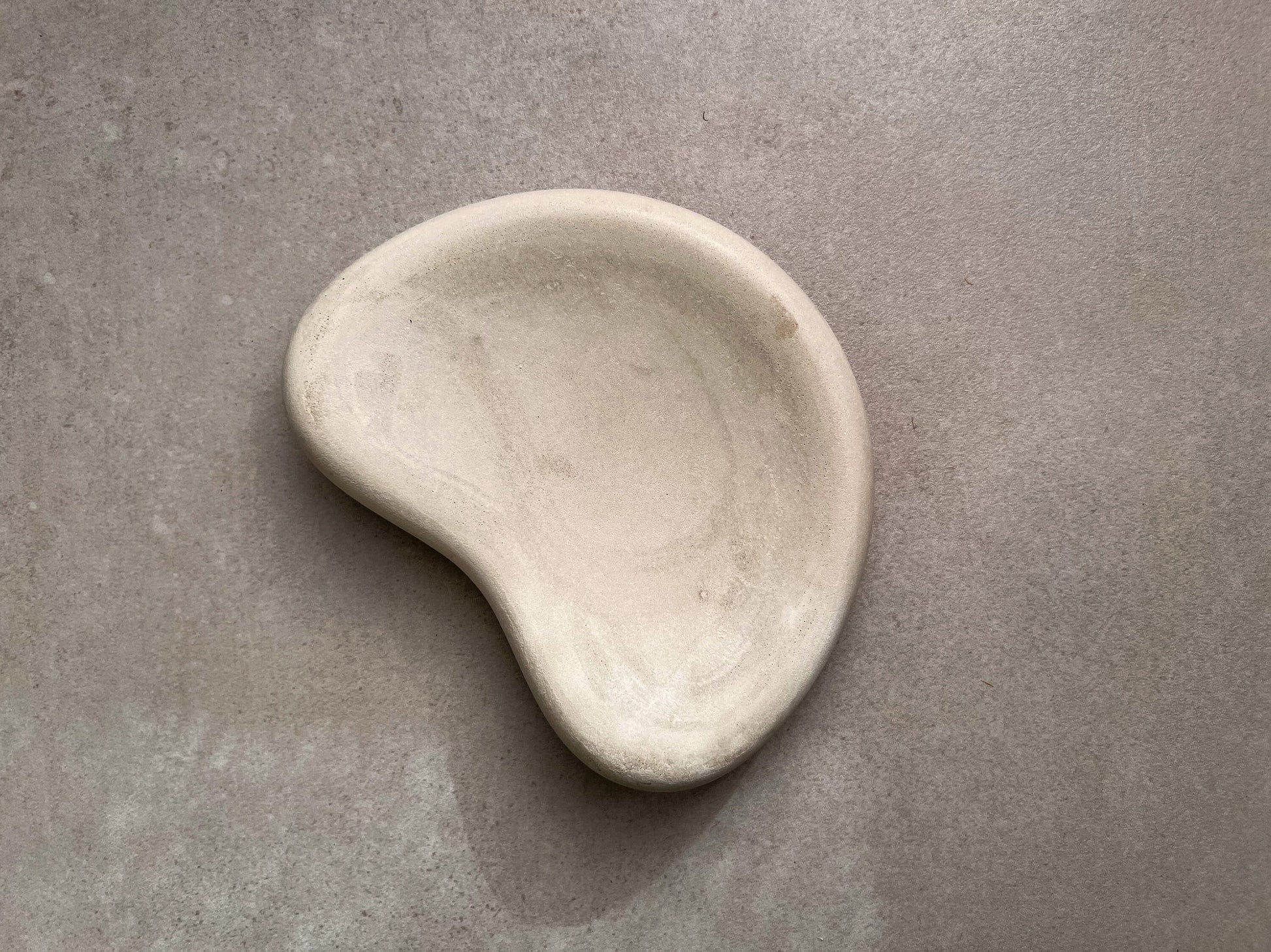 Chunky Pebble Tray, Bean Trinket Tray, Asymmetrical Tray, Oblong Dish, Jewelry Display, Irregular Tray, Cloud Display, Nordic Concrete Decor