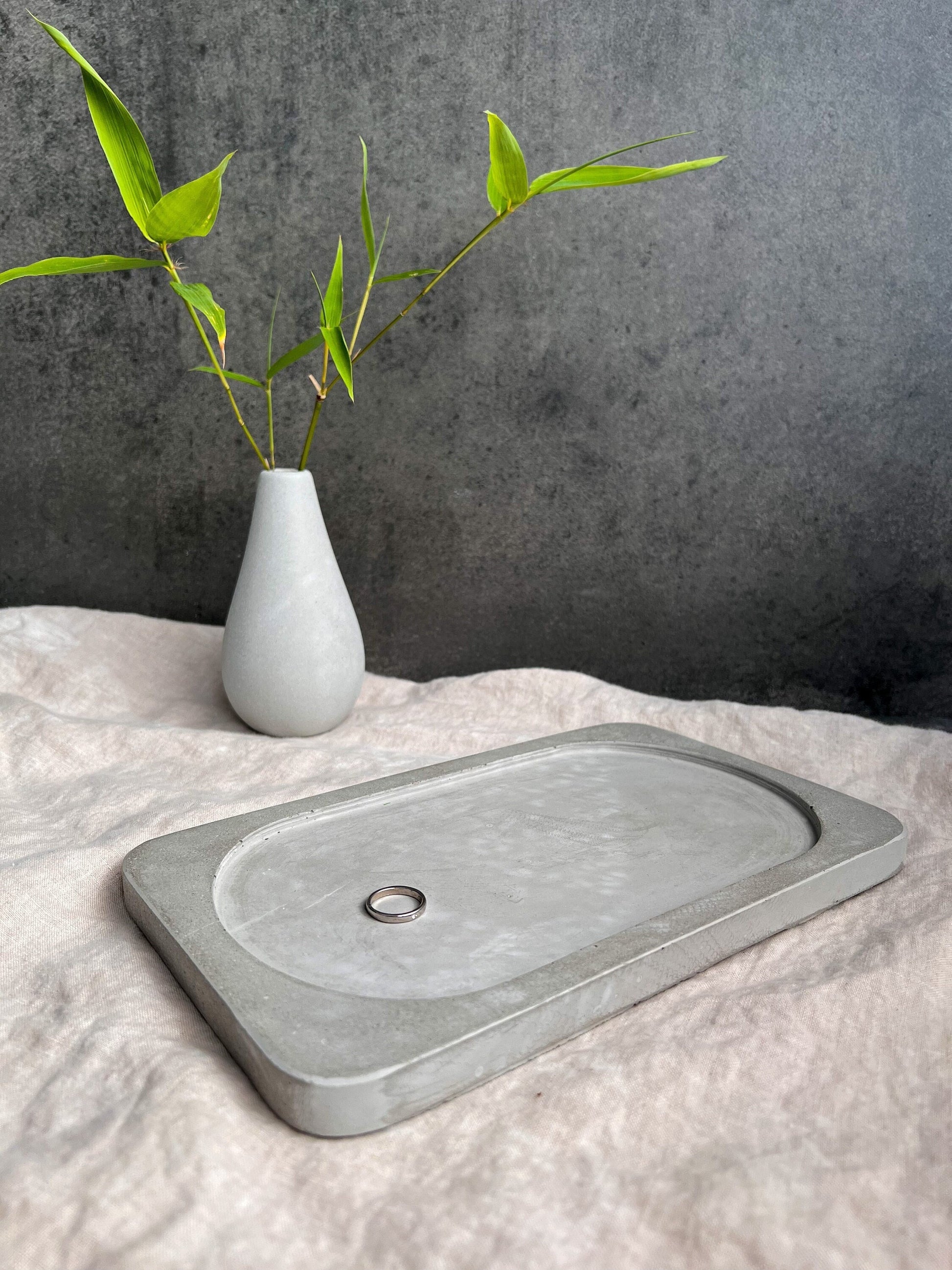 Large Concrete Tray, Decorative Trinket Tray, Minimalist Cement Catchall, Modern Table Accent, Rectangular Bottle Tray, Valet Tray, Japandi