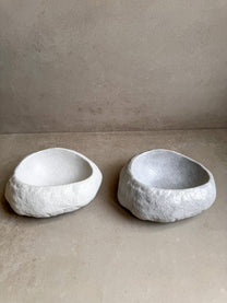 ROCK BOWL, Decorative Dish, Pebble Jewlery Display, Concrete River Stone, Cement Trinket Vessel, Japandi Decor, Entryway Stone Catchall
