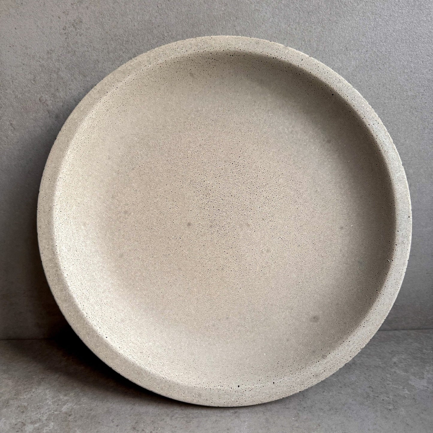 Low Concrete Bowl, Shallow Cement Bowl, Minimalist Bowl, Decorative Modern Bowl, Catch All Dish, Accessory Tray, Contemporary Trinket Tray