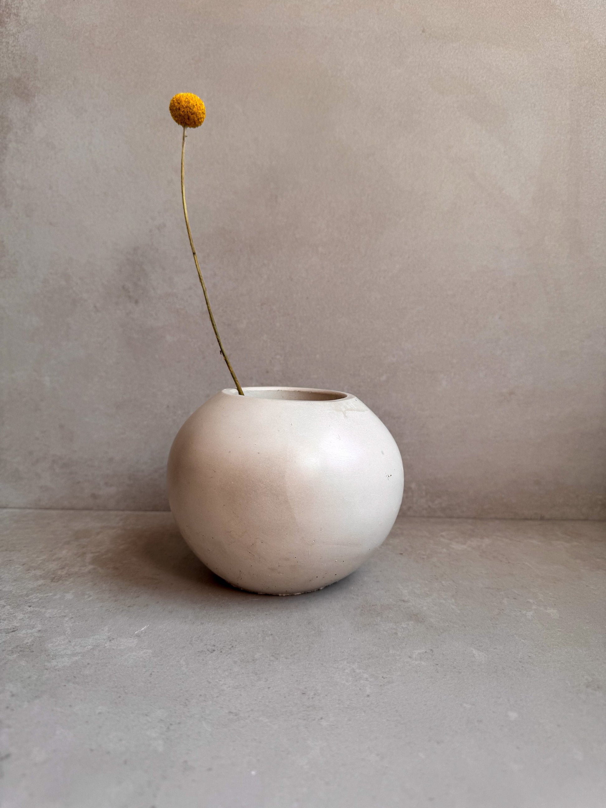 Wabi Sabi Concrete Vase, Modern Ball Vase, Minimalist Pottery, Japandi Vase Decor, Flower Container, Abstract Art Vase, Handmade Bud Vase