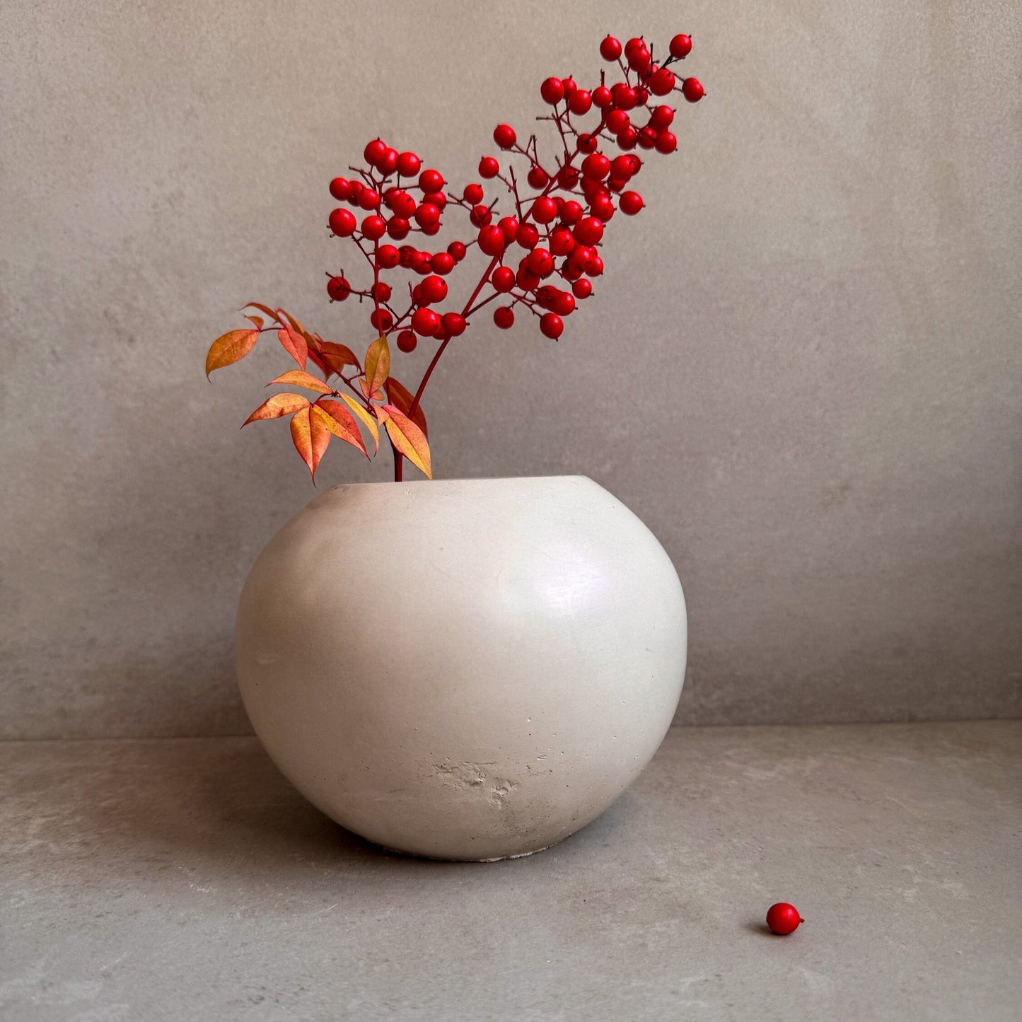 Wabi Sabi Concrete Vase, Modern Ball Vase, Minimalist Pottery, Japandi Vase Decor, Flower Container, Abstract Art Vase, Handmade Bud Vase