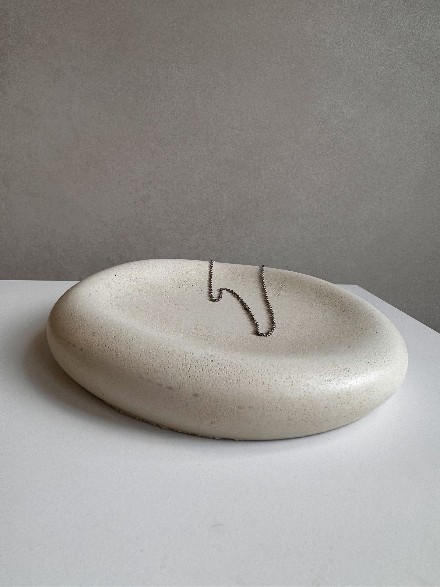 Pebble Concrete Tray, Organic Cement Tray, Nightstand Catch All, Jewelry Display, Chunky Japandi Decor, Trinket Tray, Ring Dish, Chubby Dish