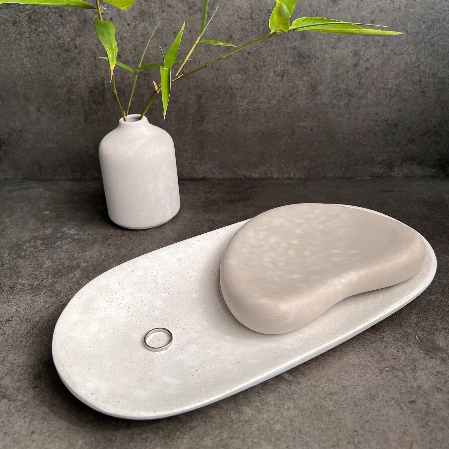 Large Oval Concrete Tray, Decorative Tray, Jewelry Display, Minimalist Cement Tray, Coffee Table Tray, Jewlery Tray, Bathroom Tray, Handmade