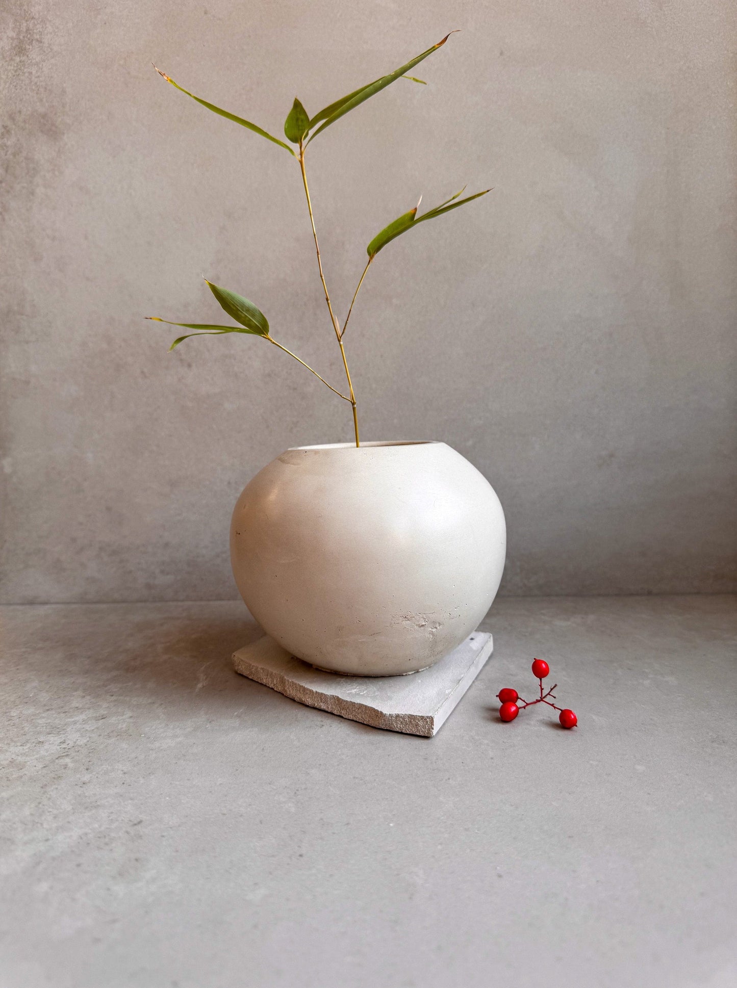 Wabi Sabi Concrete Vase, Modern Ball Vase, Minimalist Pottery, Japandi Vase Decor, Flower Container, Abstract Art Vase, Handmade Bud Vase