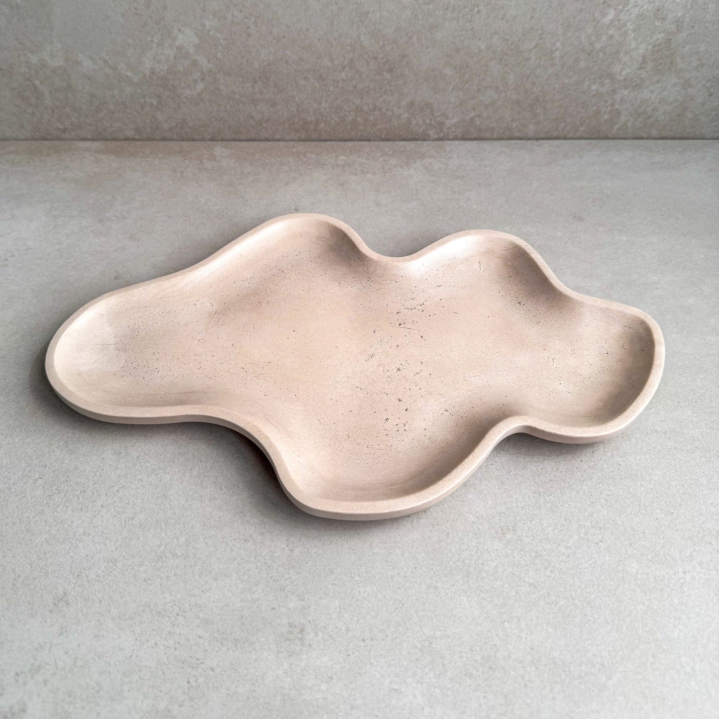 WAVY Concrete Tray, Irregular Plate, Catch All Tray, Jewelry Display, Organic Japandi Decor, Cloud Trinket Tray, Curvy Cement Homewares