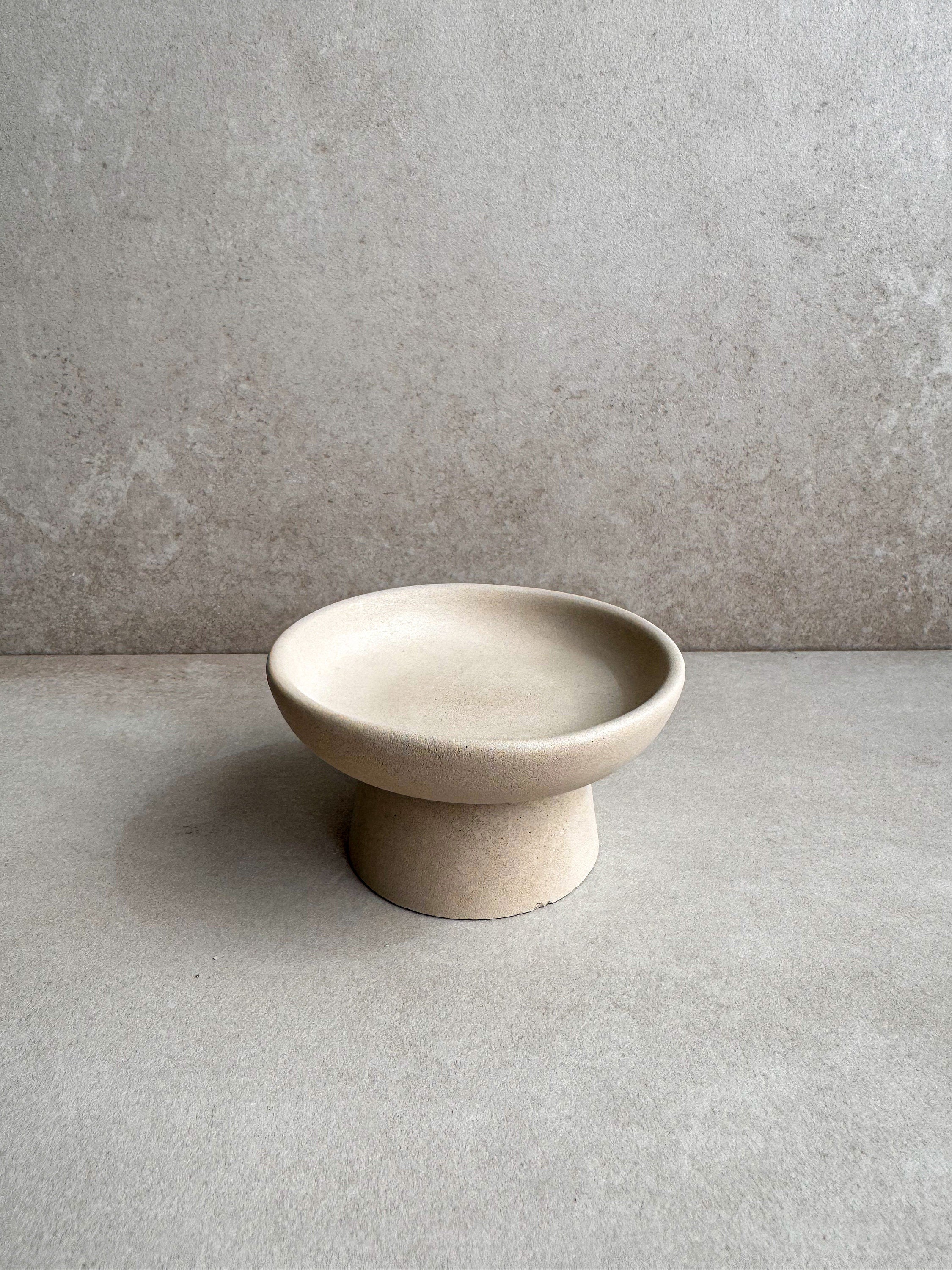 Concrete Ring Dish, Footed Trinket Tray, Small Platform Bowl, Modern Jewelry Display, Engagement Ring Holder, Minimalist Stone Pedestal Bowl