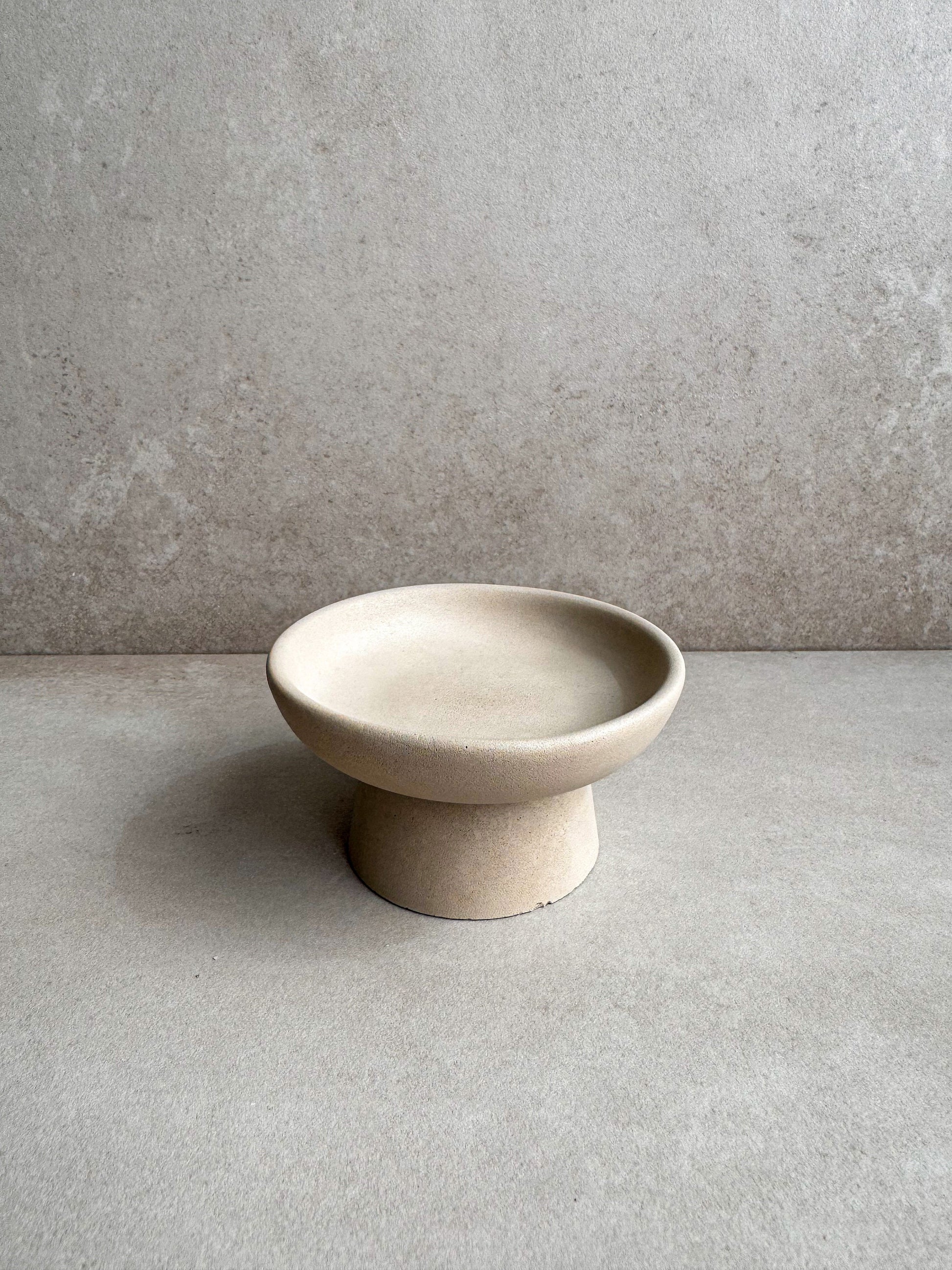 Concrete Ring Dish, Footed Trinket Tray, Small Platform Bowl, Modern Jewelry Display, Engagement Ring Holder, Minimalist Stone Pedestal Bowl