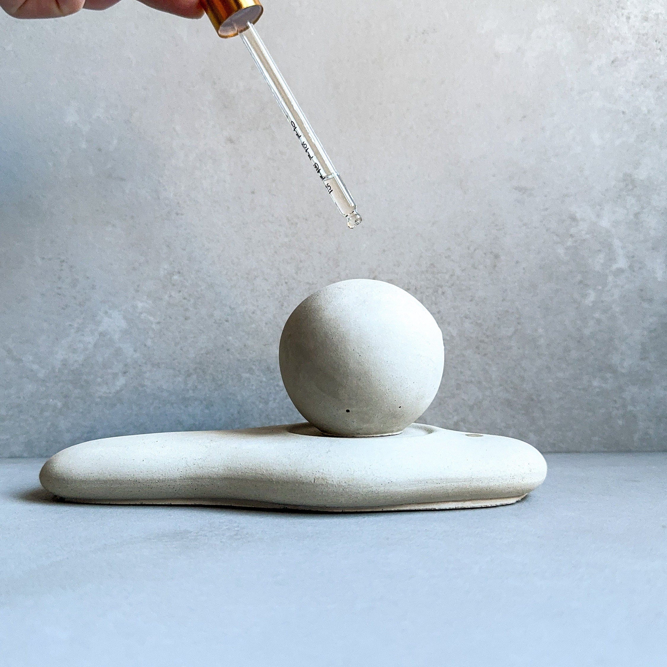 Abstract Passive Essential Oil Diffuser