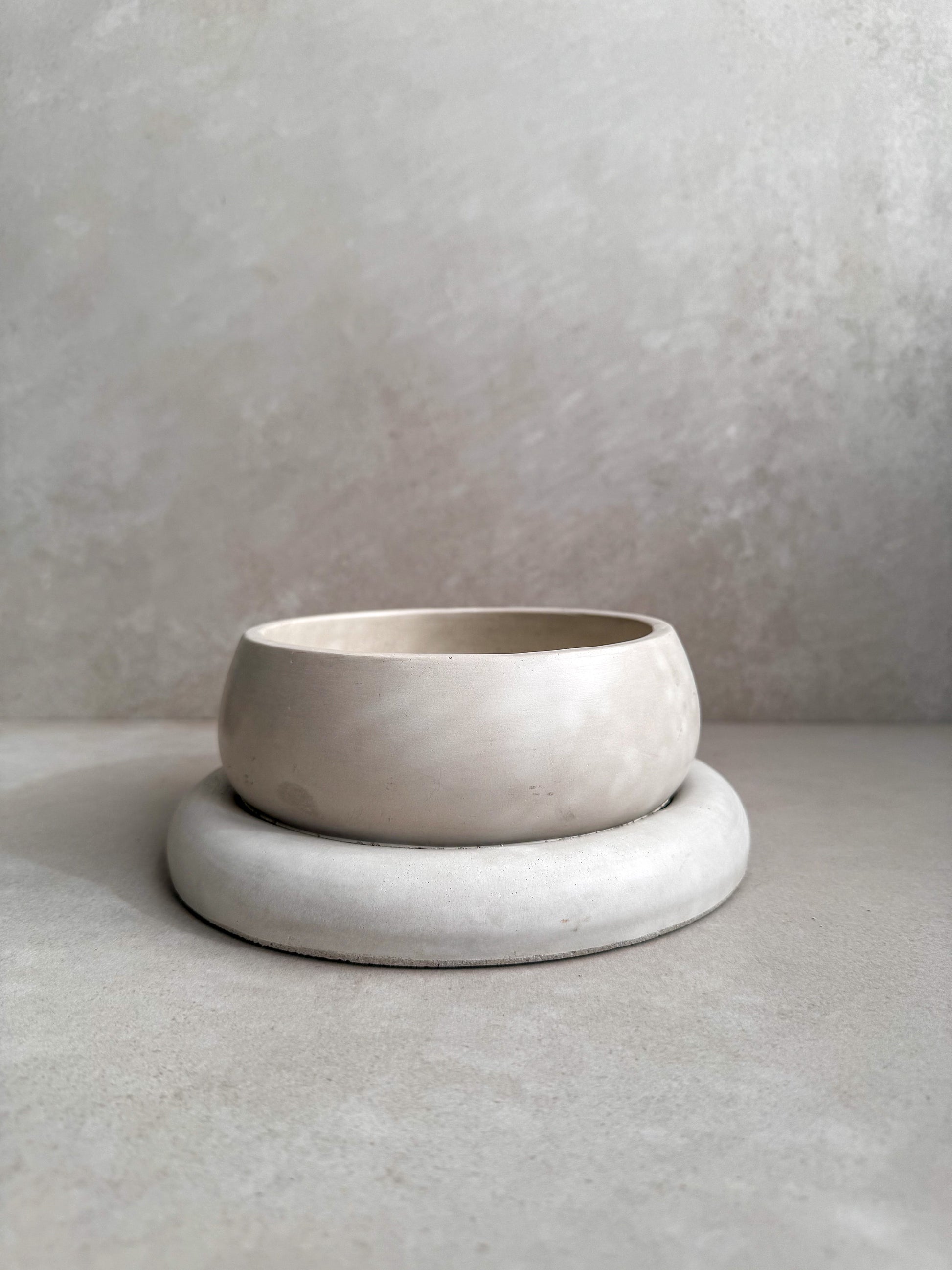 Concrete Planter with Saucer, Modern Low Plant Pot, Bubble Planter, Shallow Cement Pot, Minimalist Pot with Saucer, Nordic Pot, Chunky Pot