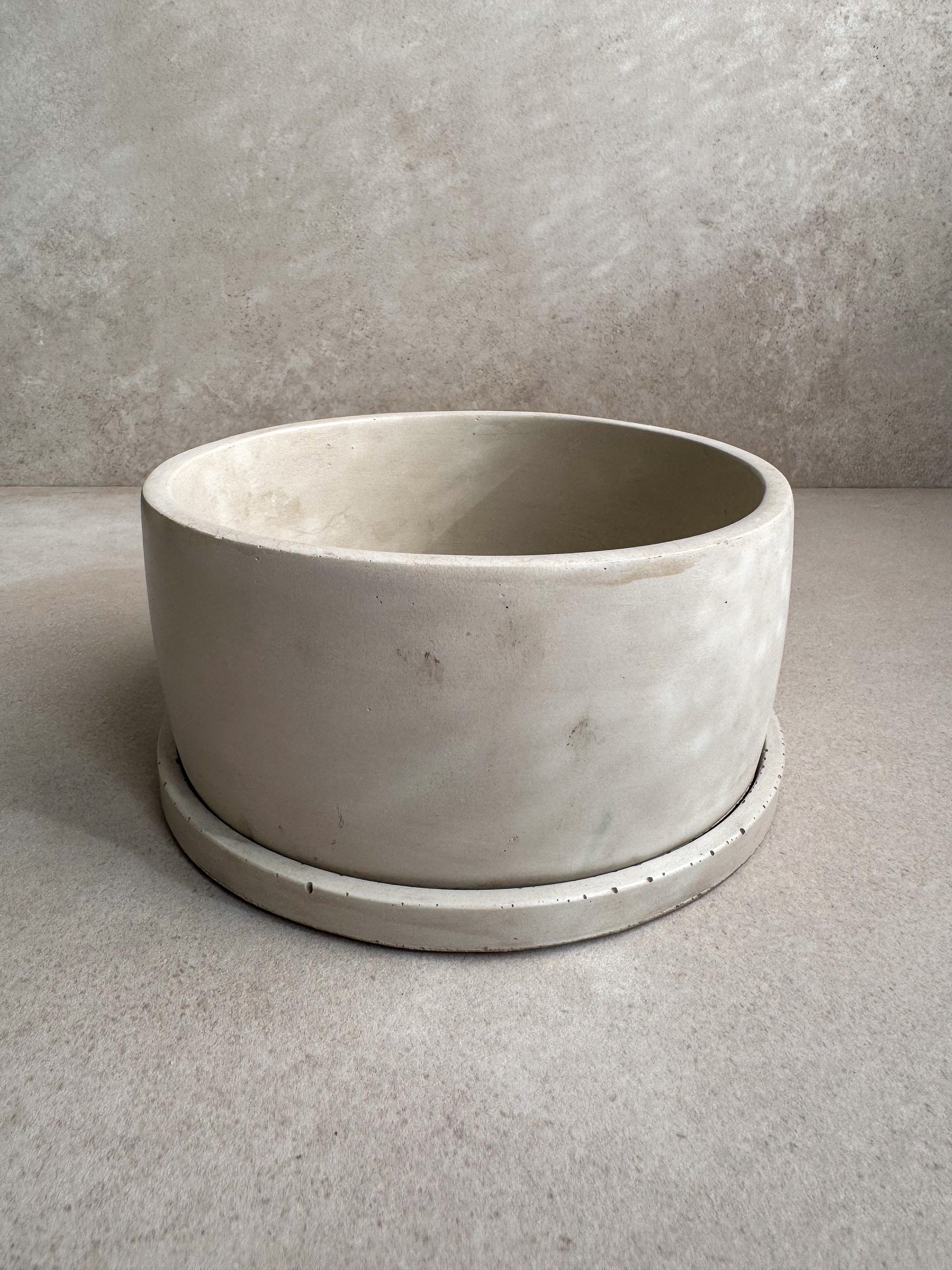 Concrete Planter with Saucer, Modern Plant Pot, Round Low Planter, Decorative Cement Pot, Minimalist Pot with Saucer, Nordic Pot, Chunky Pot