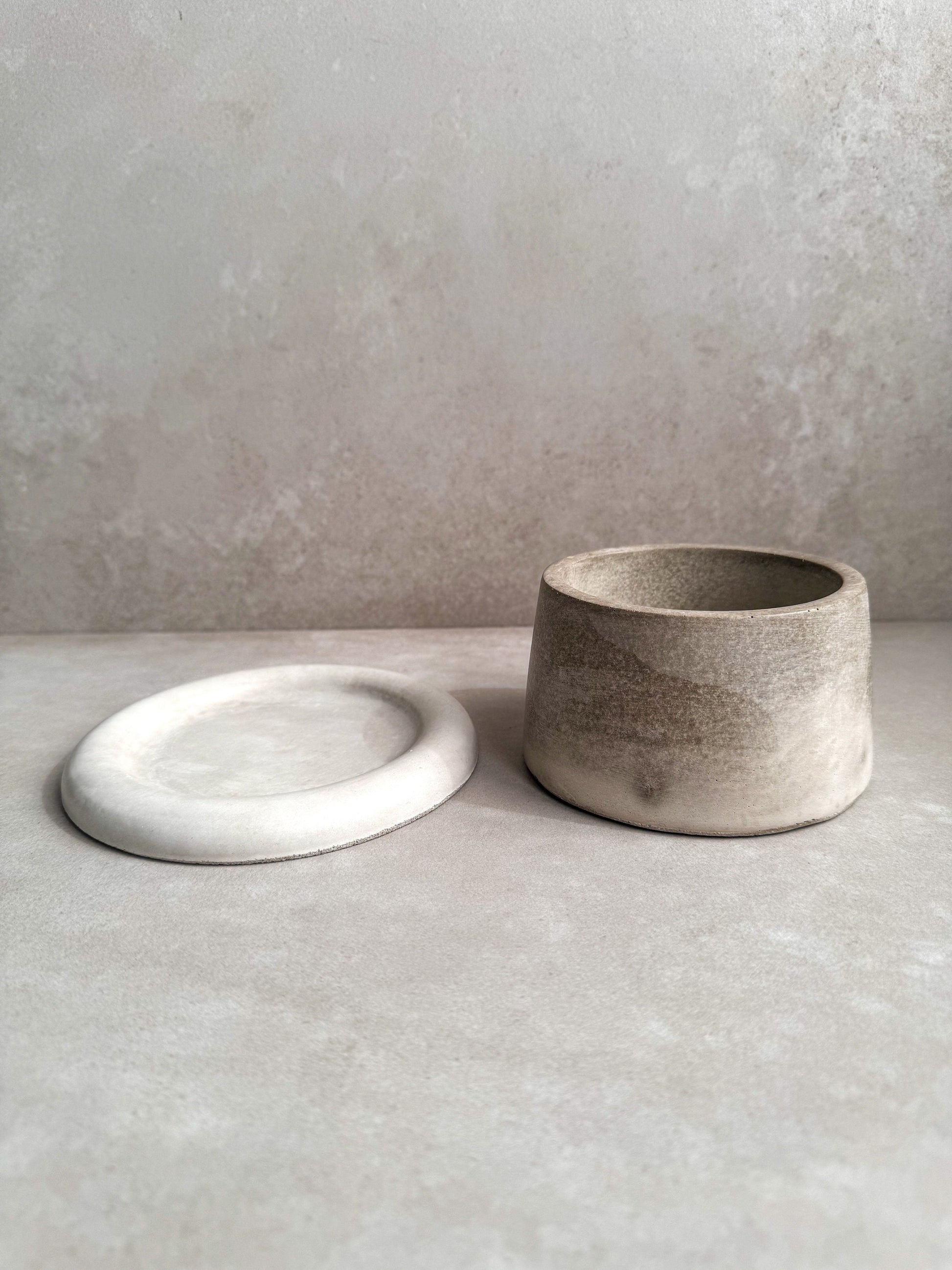 Concrete Planter with Saucer, Modern Plant Pot, Small Round Planter, Houseplant Decor, Minimalist Pot with Saucer, Nordic Pot, Chunky Pot