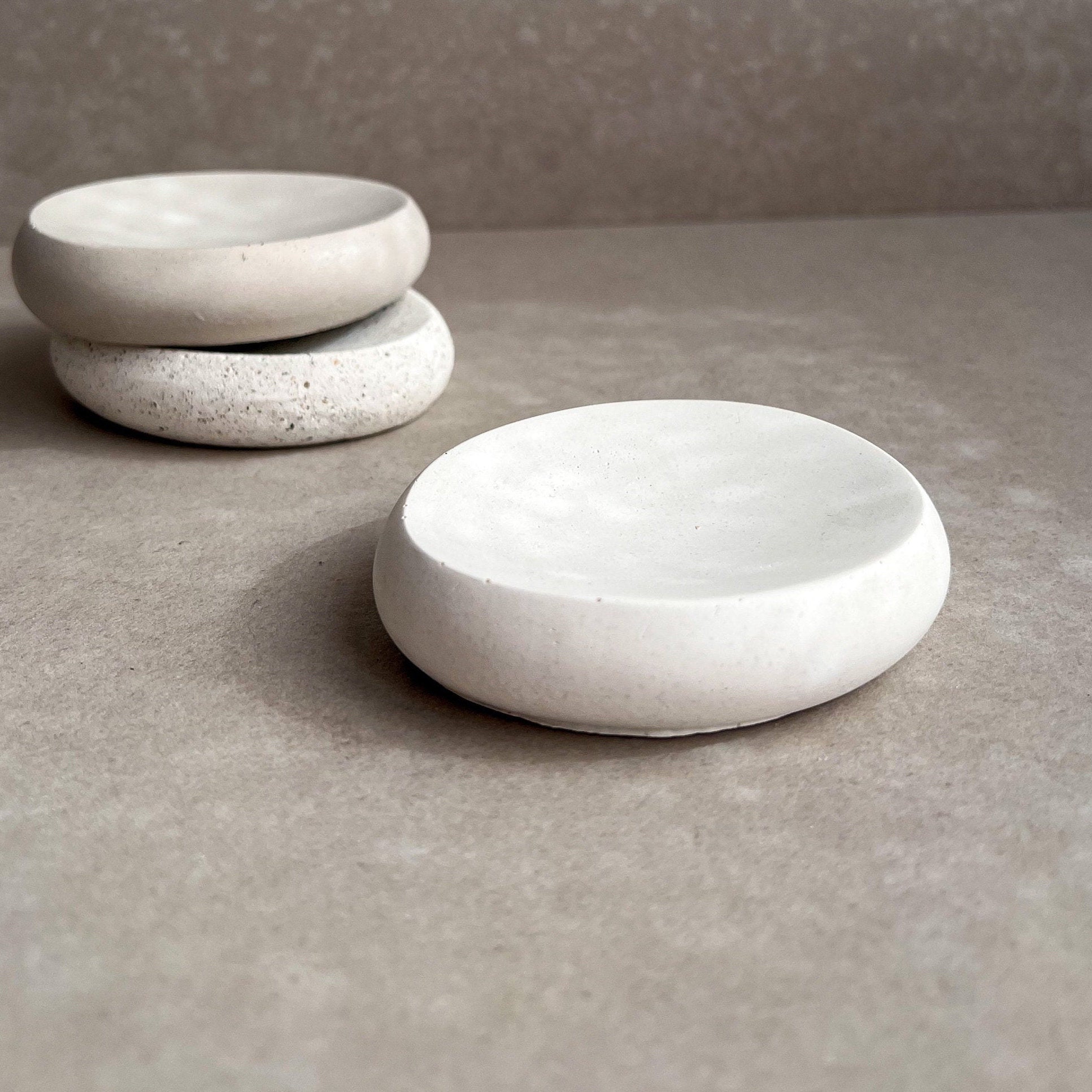 PEBBLE Concrete Soap Dish, Bar Soap Holder, Handmade Soap Tray, Soap Holder, Cement Jewelry Display, Ring Dish, Trinket Tray, Jewelry Holder