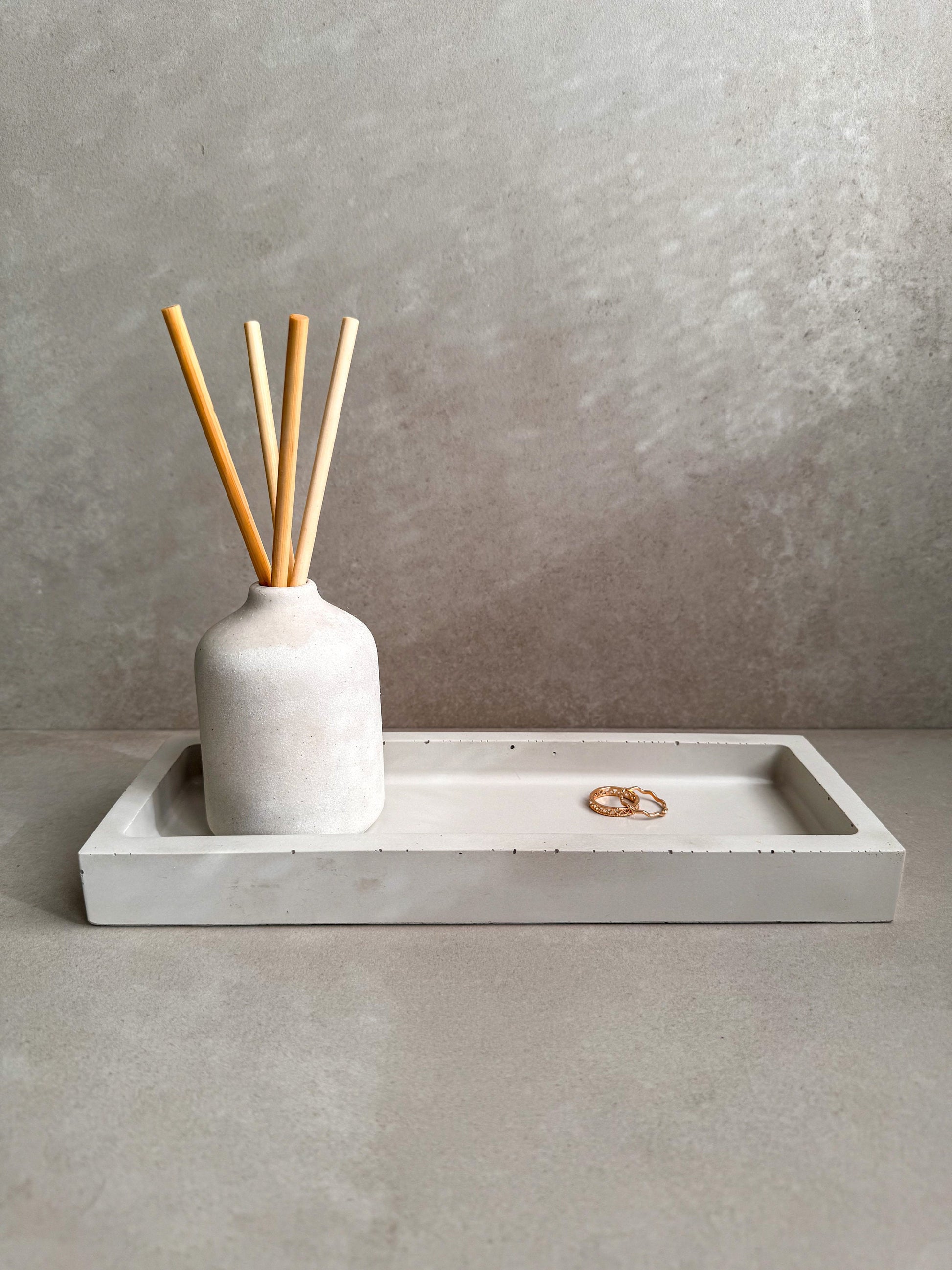 Rectangular Concrete Tray, Entryway Tray, Jewelry Dish, Minimalist Cement Catchall, Soap Bottle Tray, Bathroom Tray, Trinket Holder, Modern