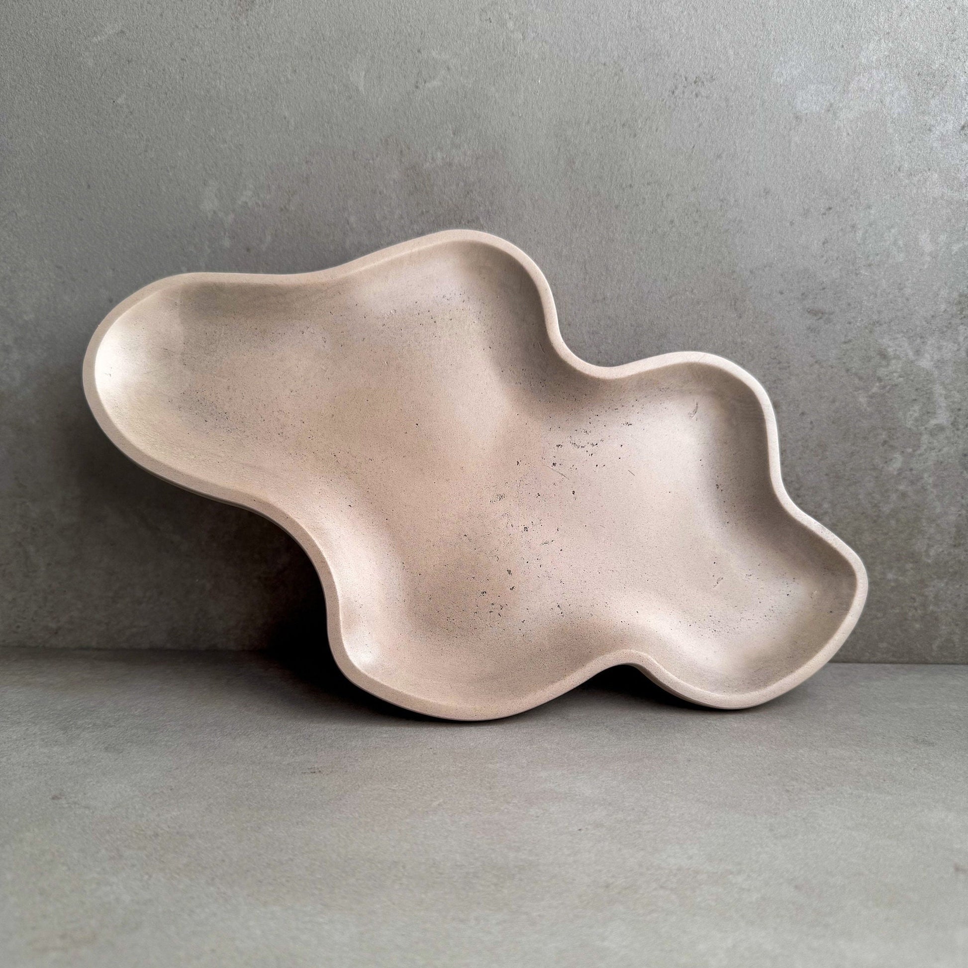 WAVY Concrete Tray, Irregular Plate, Catch All Tray, Jewelry Display, Organic Japandi Decor, Cloud Trinket Tray, Curvy Cement Homewares