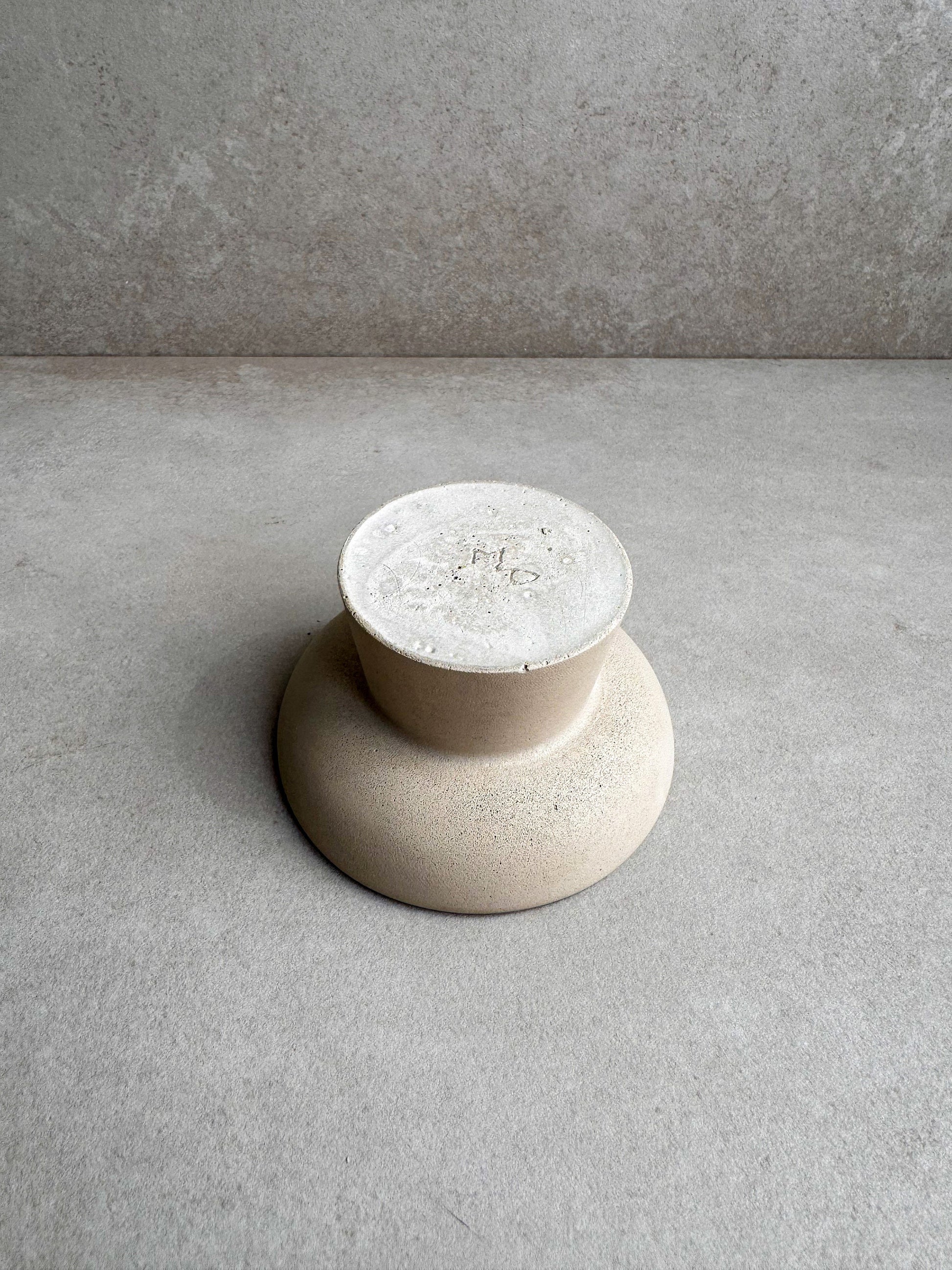 Concrete Ring Dish, Footed Trinket Tray, Small Platform Bowl, Modern Jewelry Display, Engagement Ring Holder, Minimalist Stone Pedestal Bowl