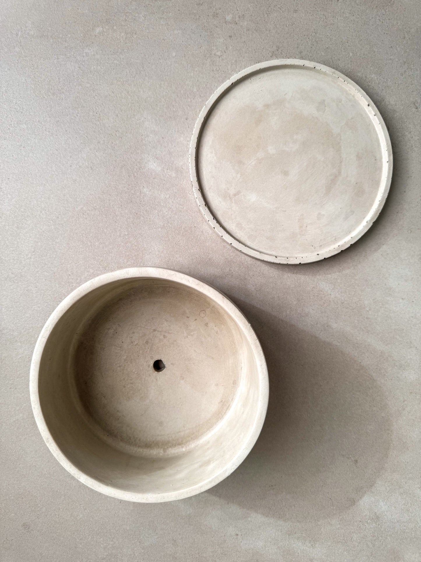 Concrete Planter with Saucer, Modern Plant Pot, Round Low Planter, Decorative Cement Pot, Minimalist Pot with Saucer, Nordic Pot, Chunky Pot