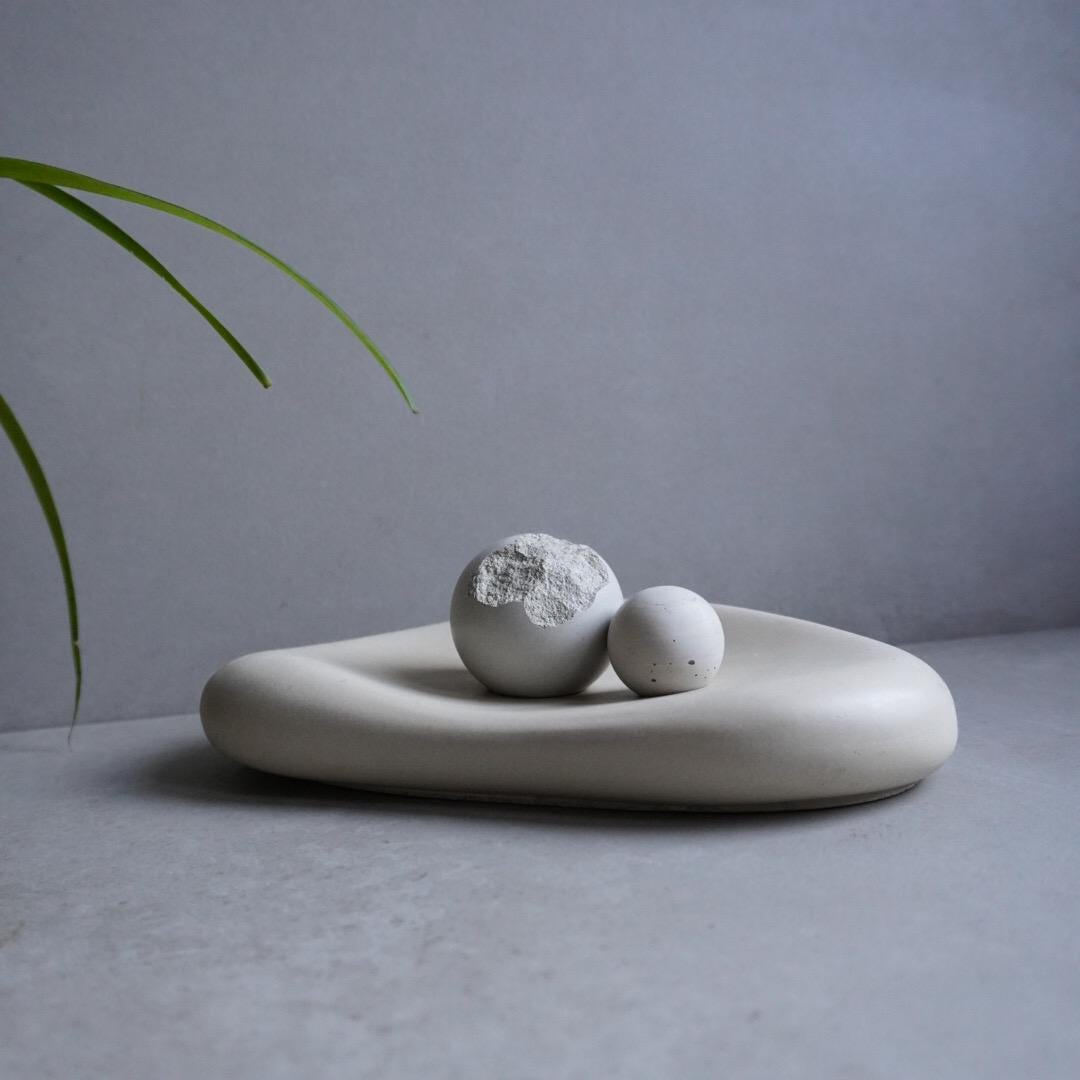 Organic Concrete Tray, Soft Sculptural Catchall, Bean Shaped Jewelry Display, Chunky Japandi Decor, Pebble Trinket Tray, Abstract Dish