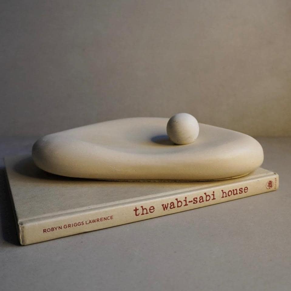 Organic Concrete Tray, Soft Sculptural Catchall, Bean Shaped Jewelry Display, Chunky Japandi Decor, Pebble Trinket Tray, Abstract Dish