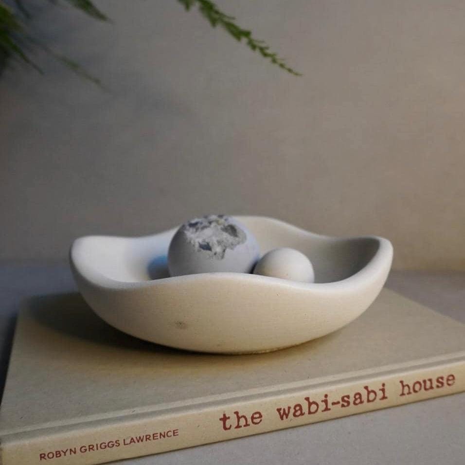 Wavy Concrete Bowl | Asymmetrical Catchall, Decorative Tray, Organic Shaped Trinket Tray, Sculptural Japandi Decor, Curvy Stone Homewares