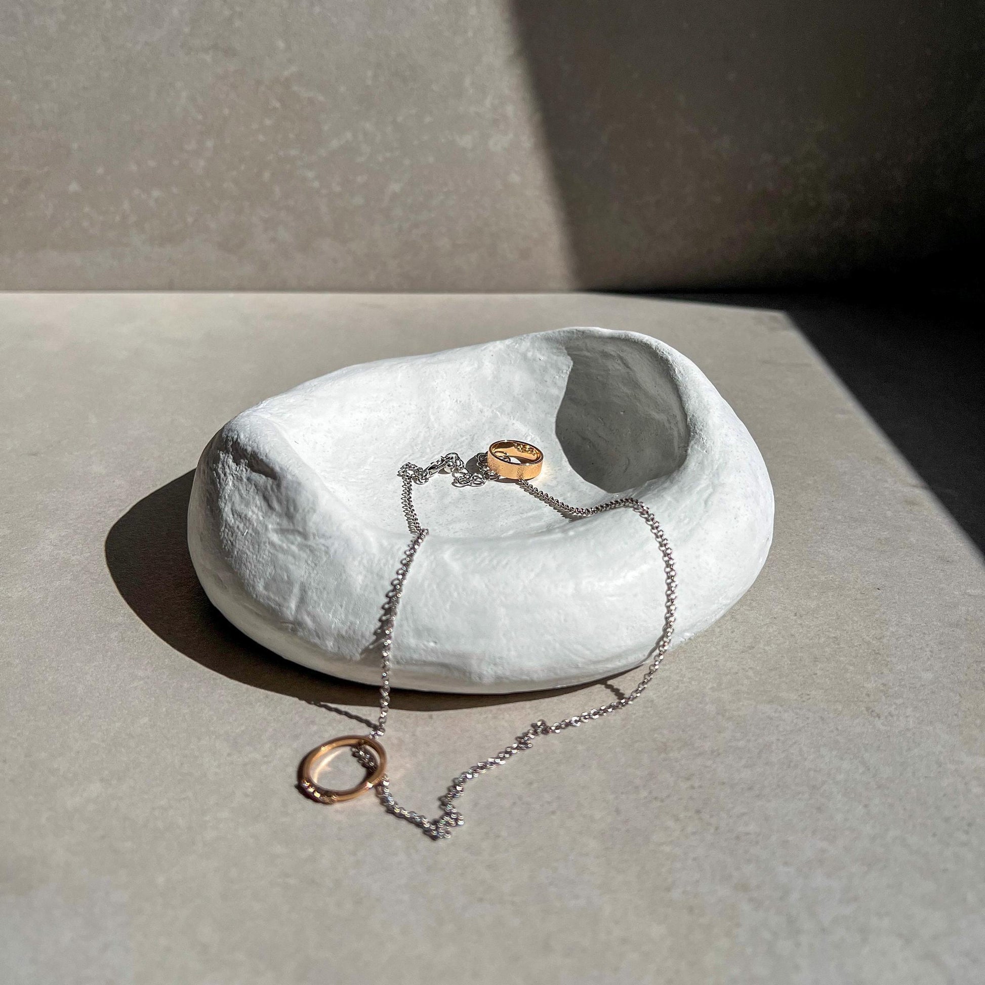 FLOWY Concrete Tray, Asymmetrical Bowl, Catch All Tray, Modern Jewelry Display, Chunky Dish, Trinket Tray, Bubble Dish, Curvy Concrete Decor