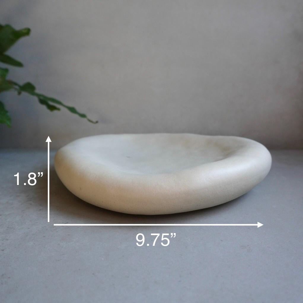 Pebble Concrete Tray | Sculptural Catchall, Organic Accent Tray, Earthy Japandi Decor, Minimalist Jewelry Dish, Wabi Sabi Photo Prop, Zen