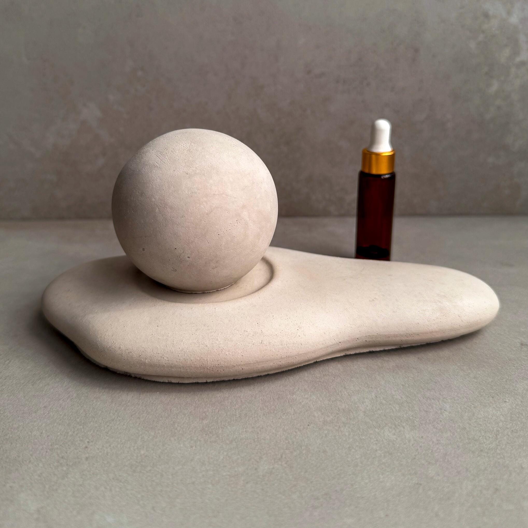 Abstract Passive Essential Oil Diffuser