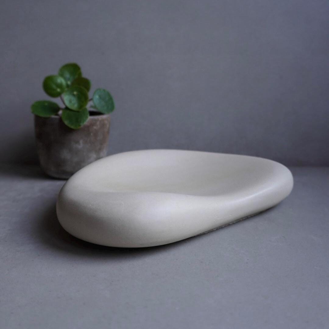 Organic Concrete Tray, Soft Sculptural Catchall, Bean Shaped Jewelry Display, Chunky Japandi Decor, Pebble Trinket Tray, Abstract Dish