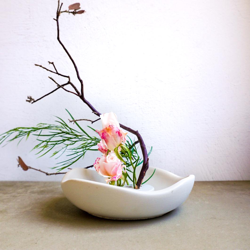 Wavy Concrete Bowl | Asymmetrical Catchall, Decorative Tray, Organic Shaped Trinket Tray, Sculptural Japandi Decor, Curvy Stone Homewares