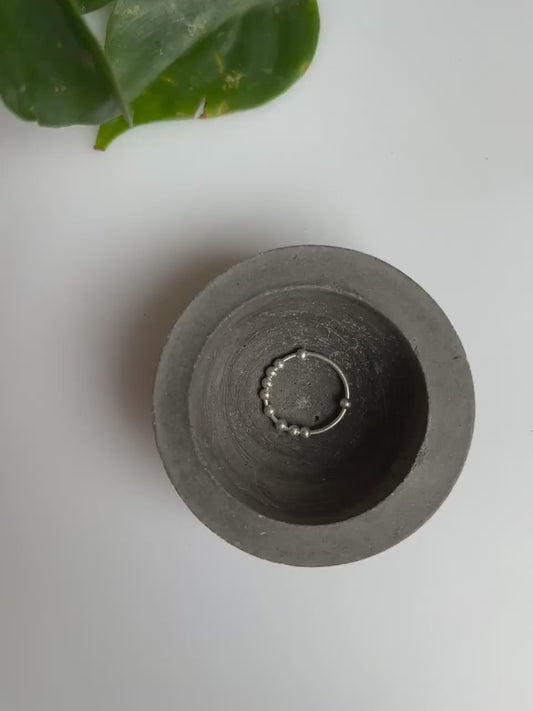 Small Cement Bowl, Makeup Sponge Holder, Vanity Decor, Concrete Jewelry Dish, Ring Holder, Concrete tray, Accessory Bowl, Modern, Minimalist